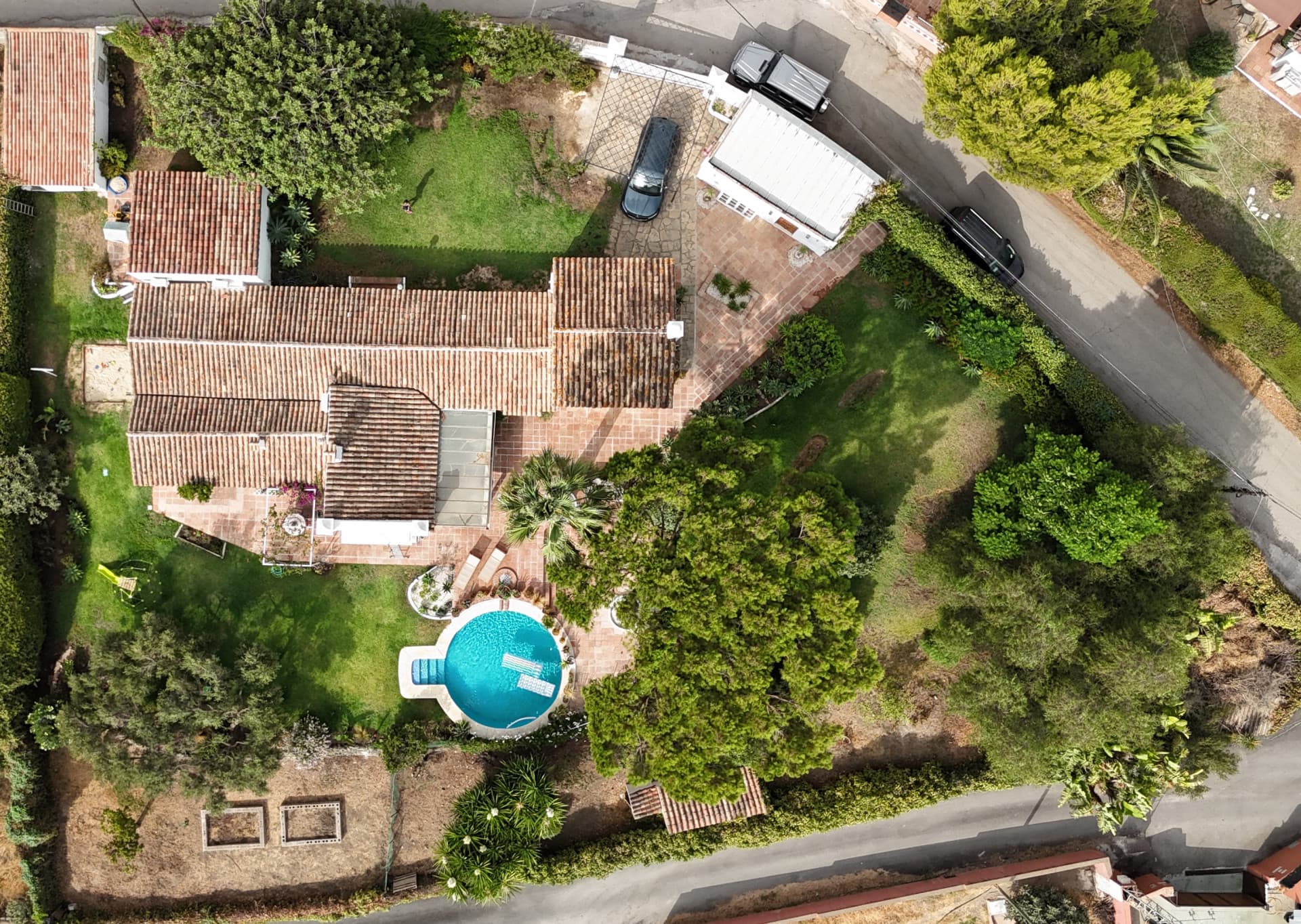 Charming Villa with Panoramic Views in Guadalmina Alta