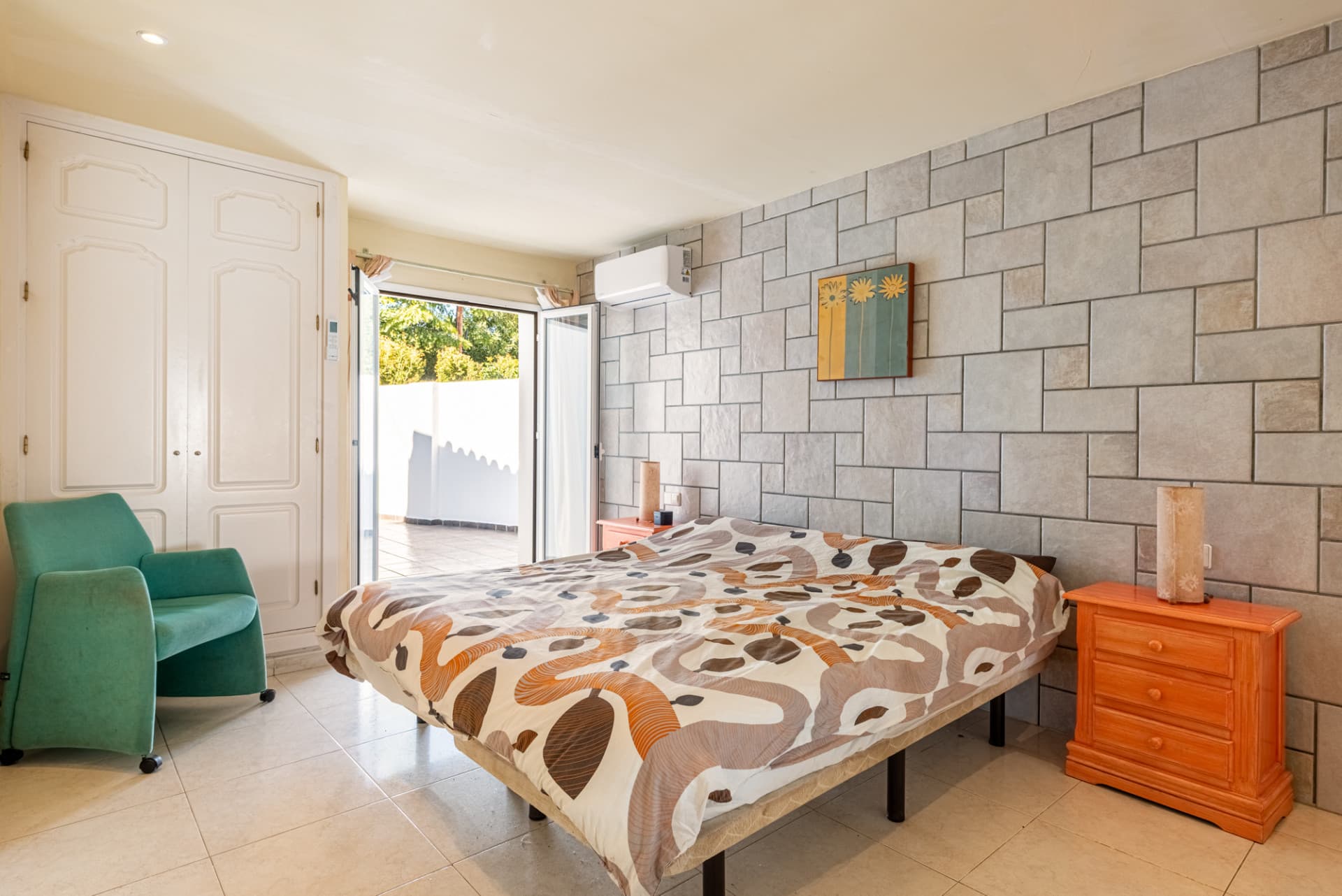 Charmig spansk villa med havsutsikt endast 100 meter från stranden – Förstklassigt läge i Linda Vista Baja nära San Pedro