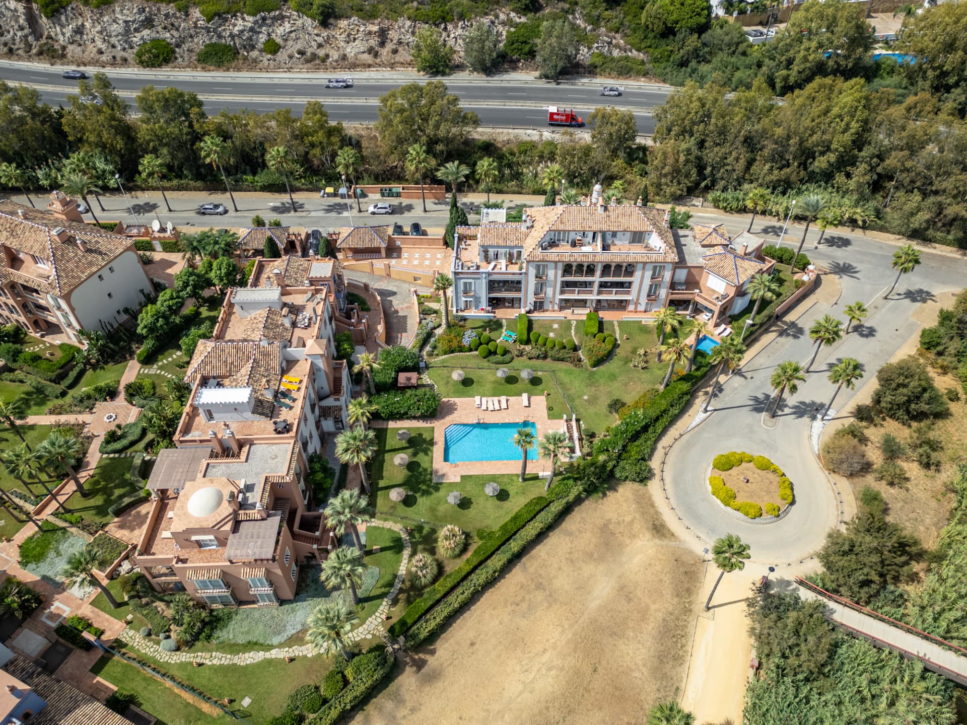 One of only three beachfront villas in La Perla de la Bahía!