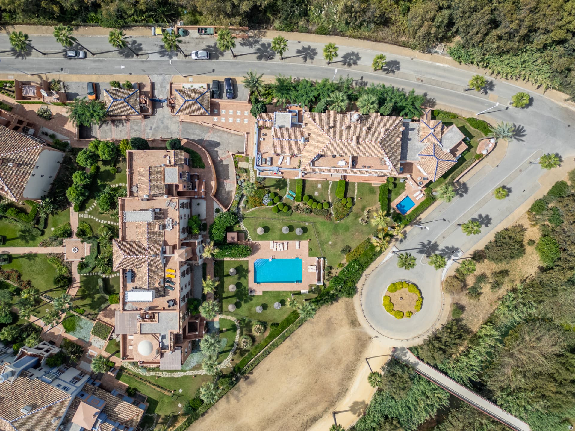 One of only three beachfront villas in La Perla de la Bahía!