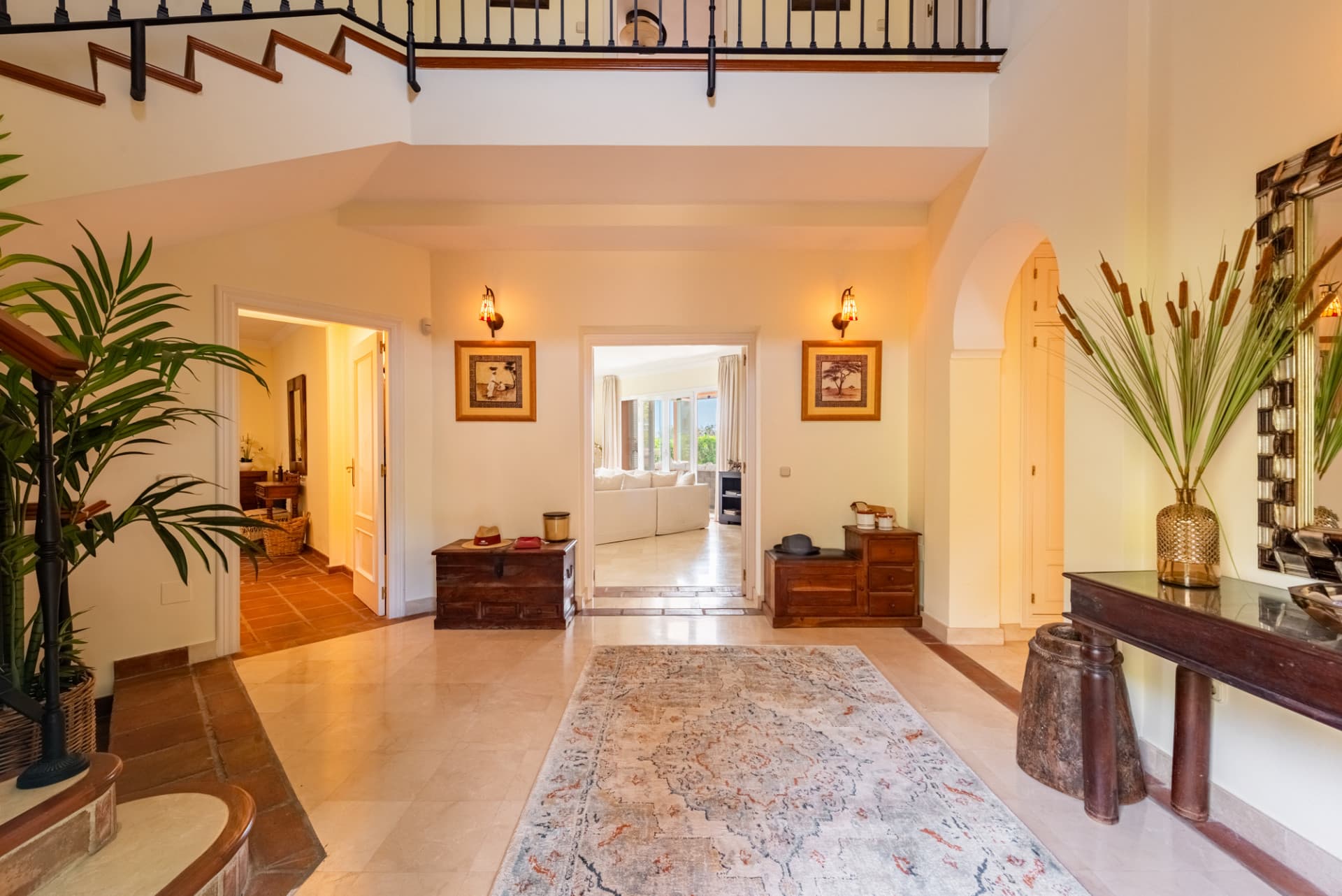 One of only three beachfront villas in La Perla de la Bahía!