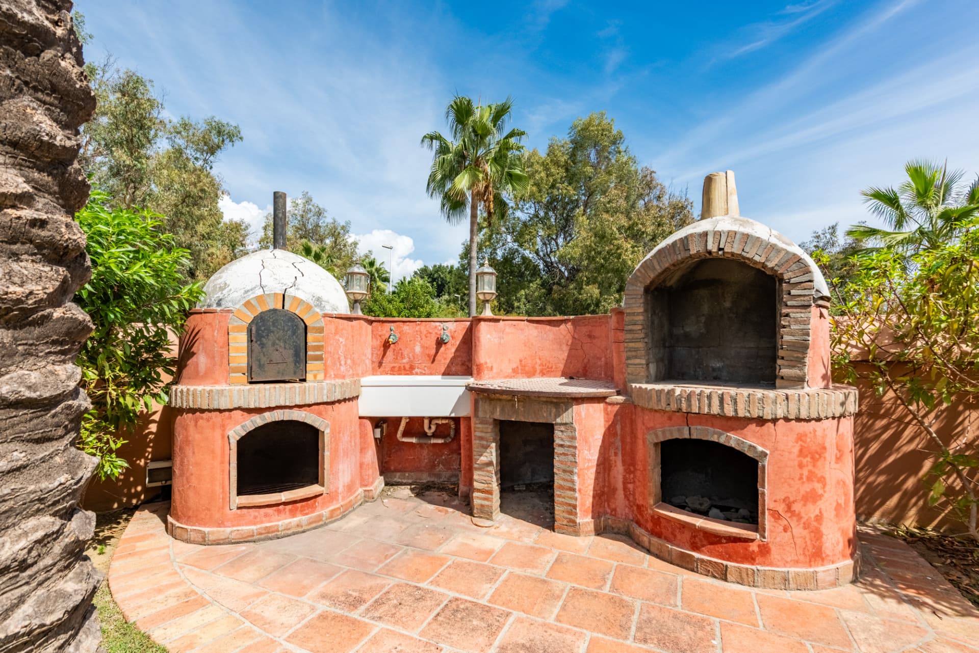One of only three beachfront villas in La Perla de la Bahía!