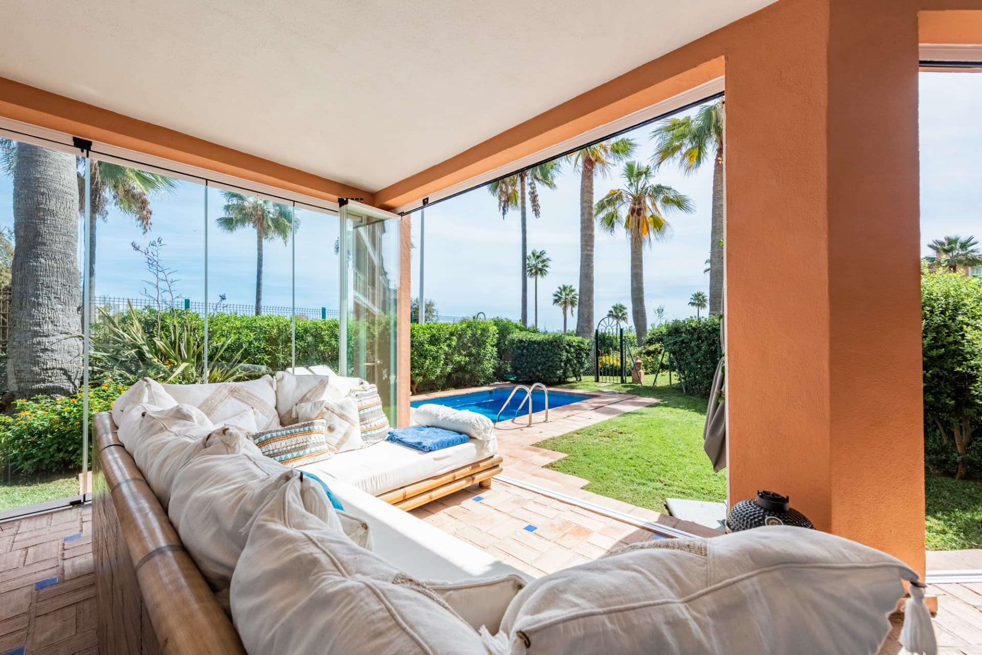 One of only three beachfront villas in La Perla de la Bahía!