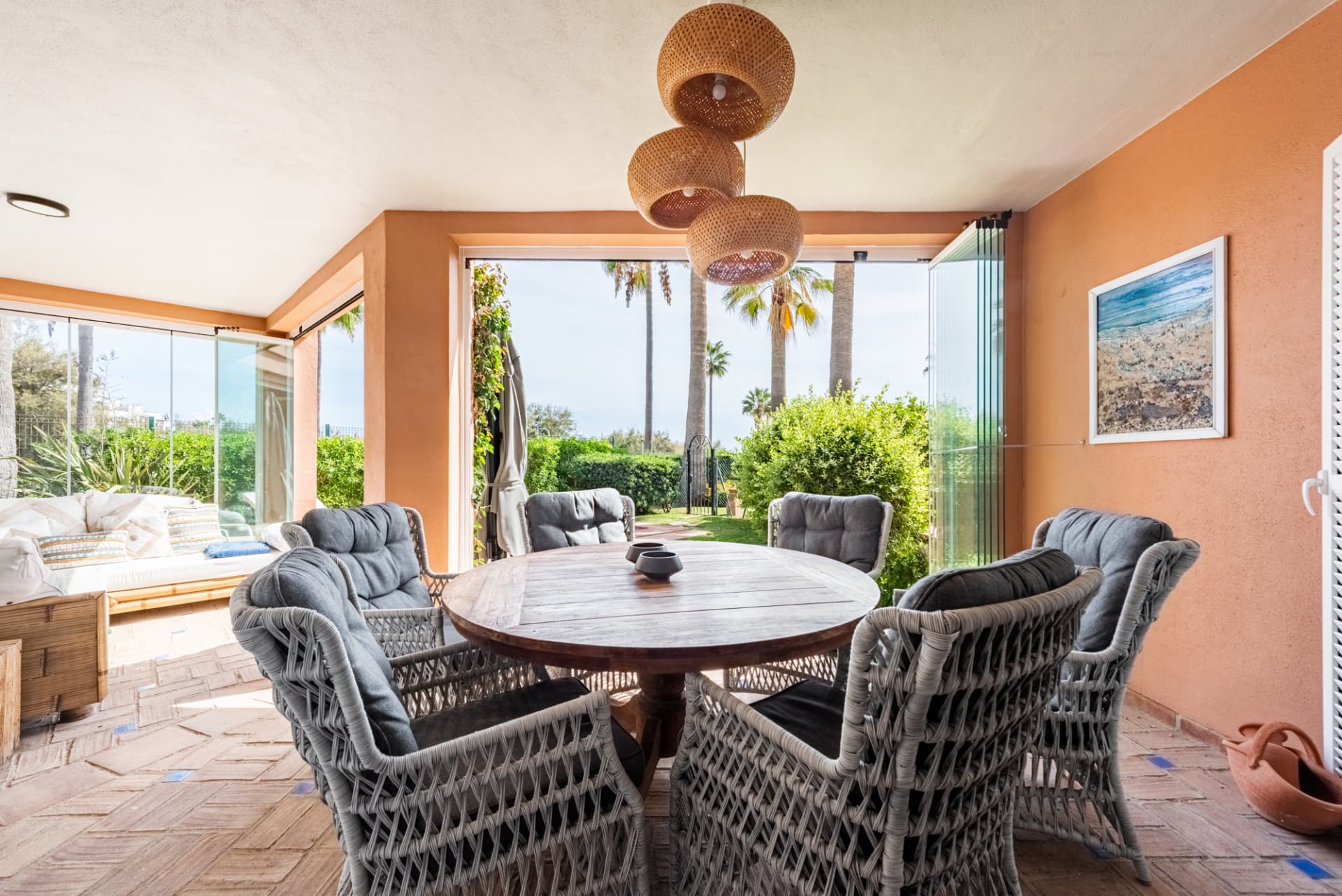 One of only three beachfront villas in La Perla de la Bahía!