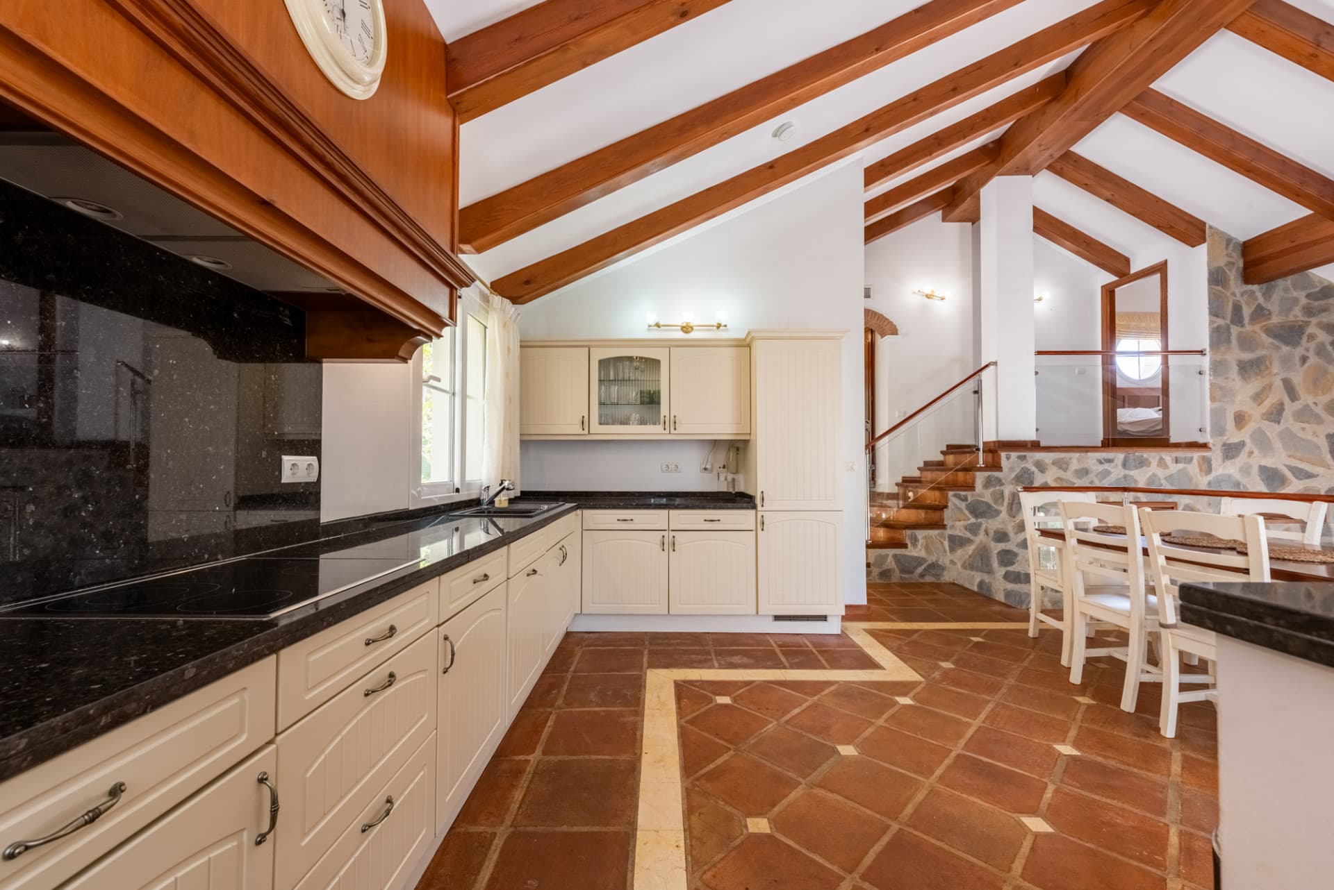 Charming Villa with Panoramic Views in Sierra Blanca Country Club, Istán