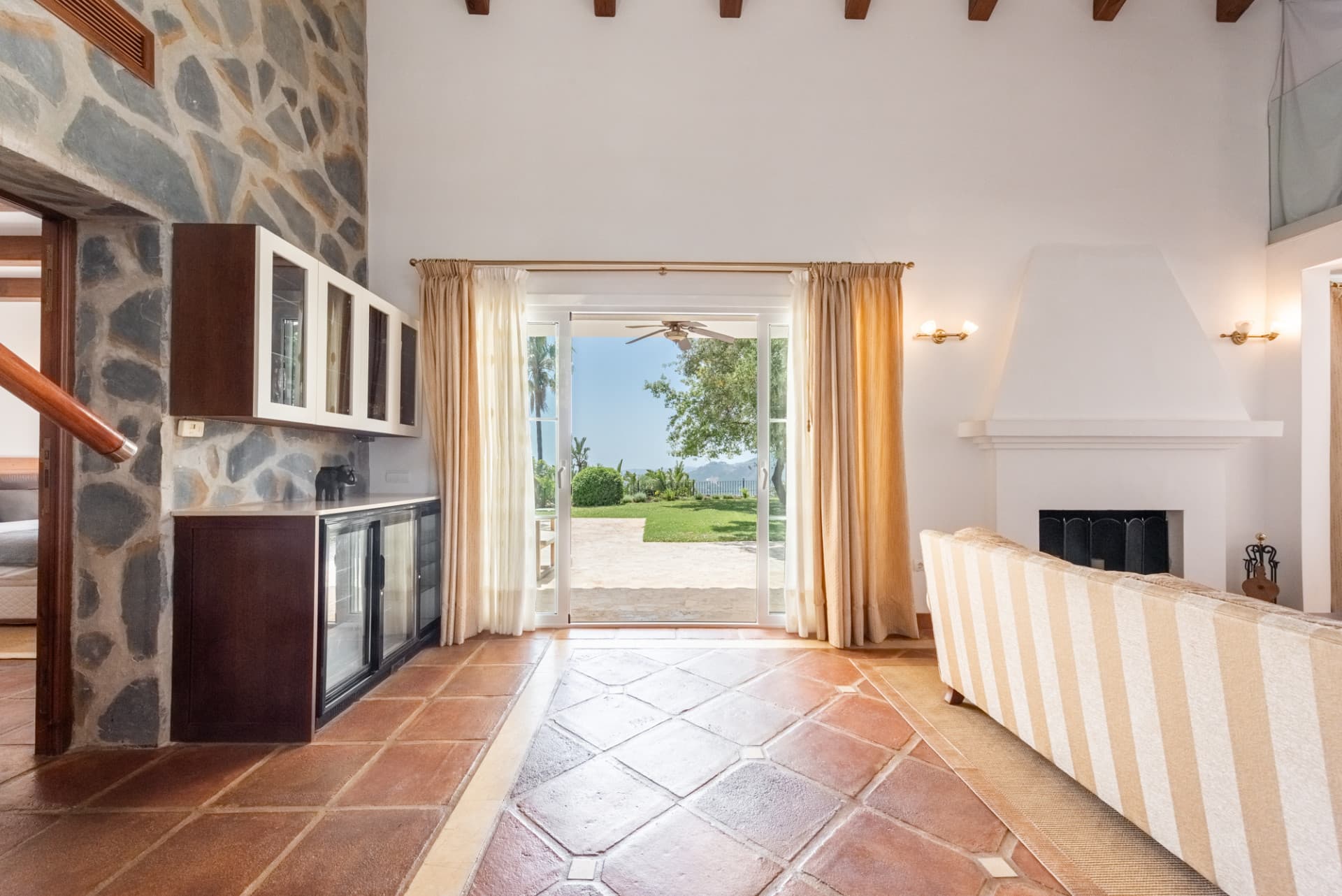 Charming Villa with Panoramic Views in Sierra Blanca Country Club, Istán