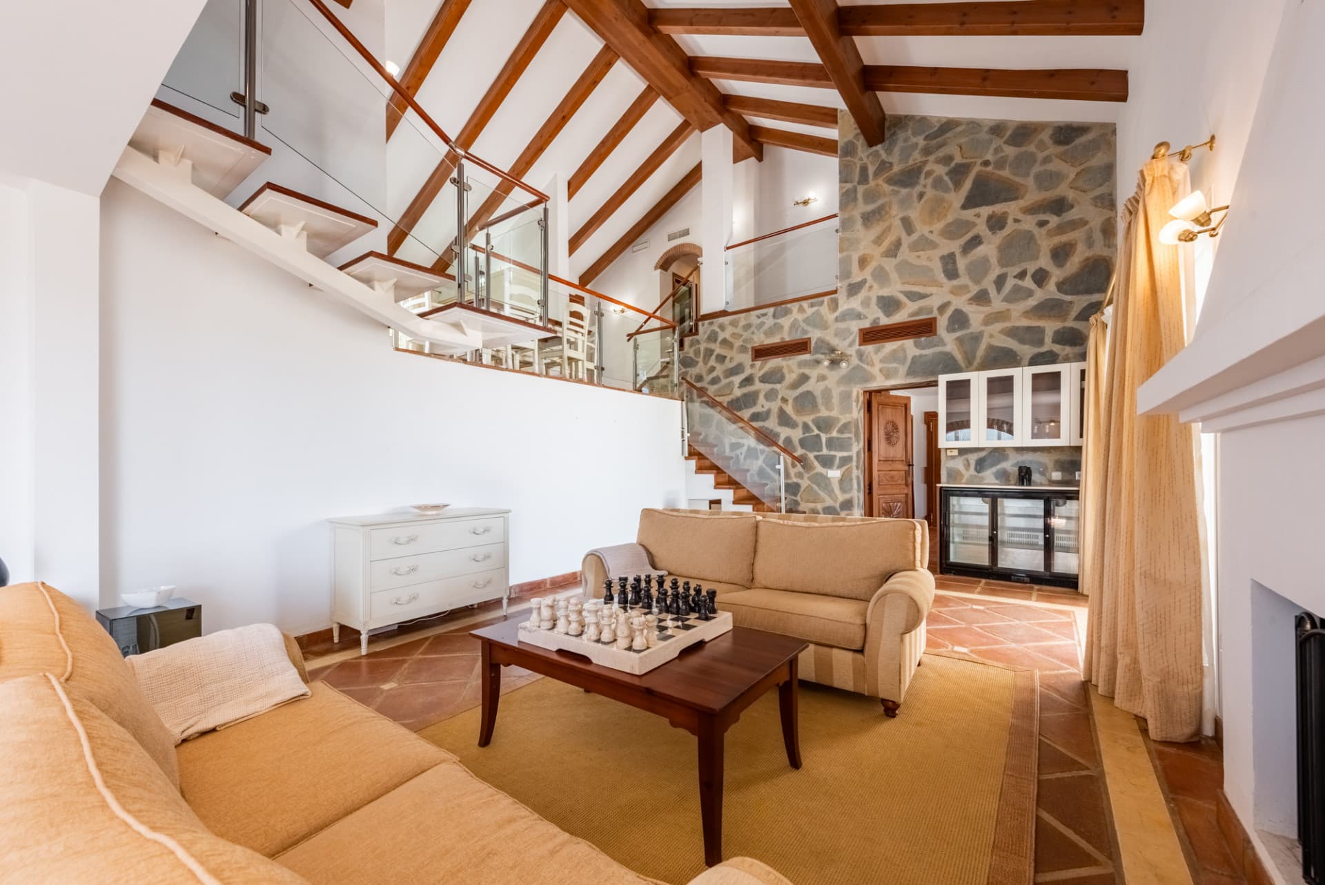 Charming Villa with Panoramic Views in Sierra Blanca Country Club, Istán
