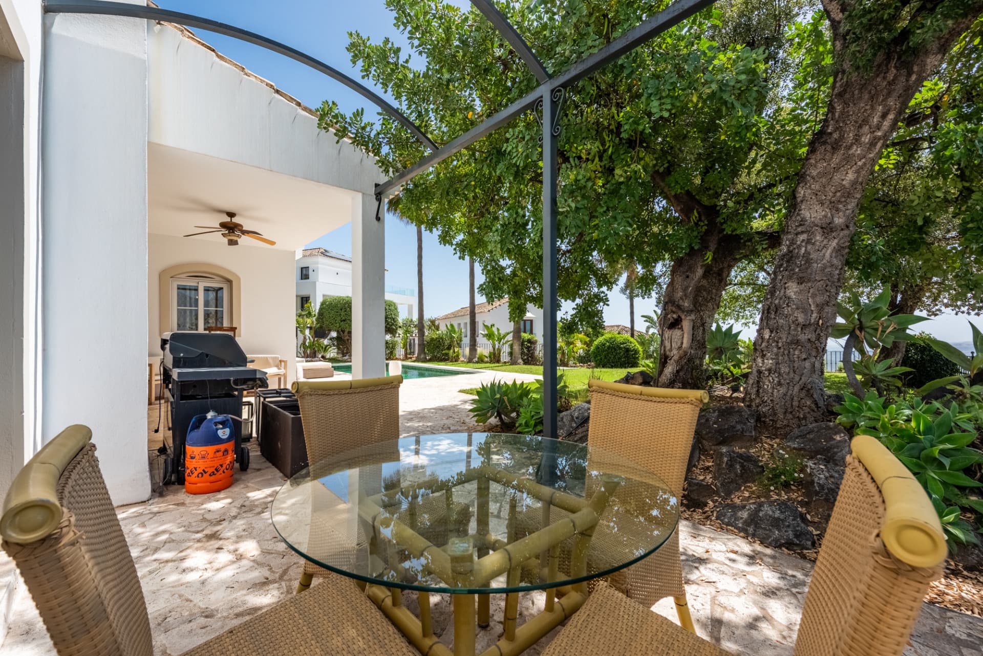 Charming Villa with Panoramic Views in Sierra Blanca Country Club, Istán