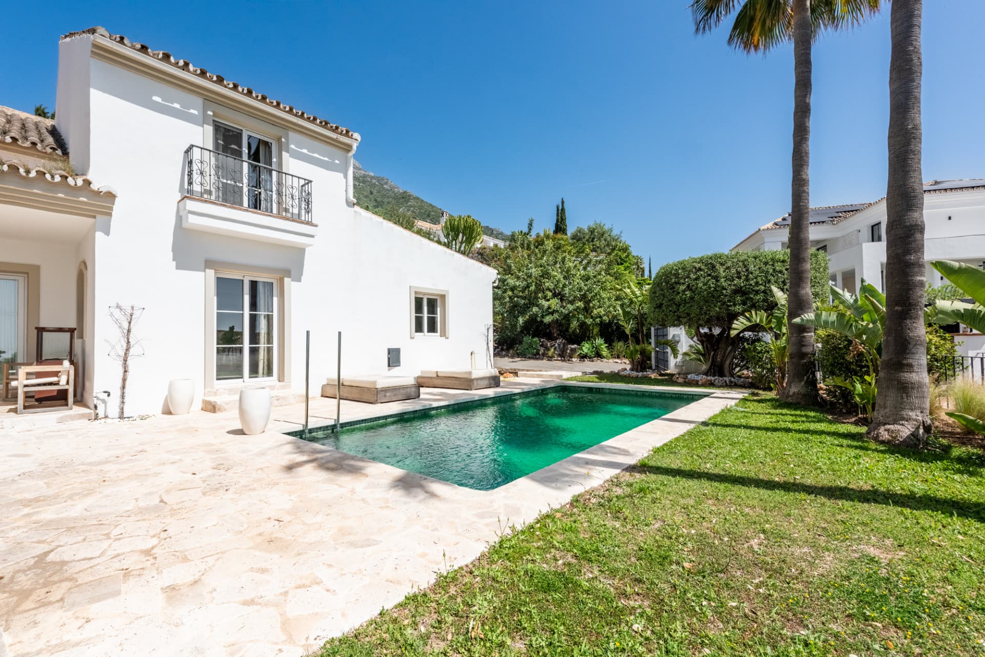 Charming Villa with Panoramic Views in Sierra Blanca Country Club, Istán