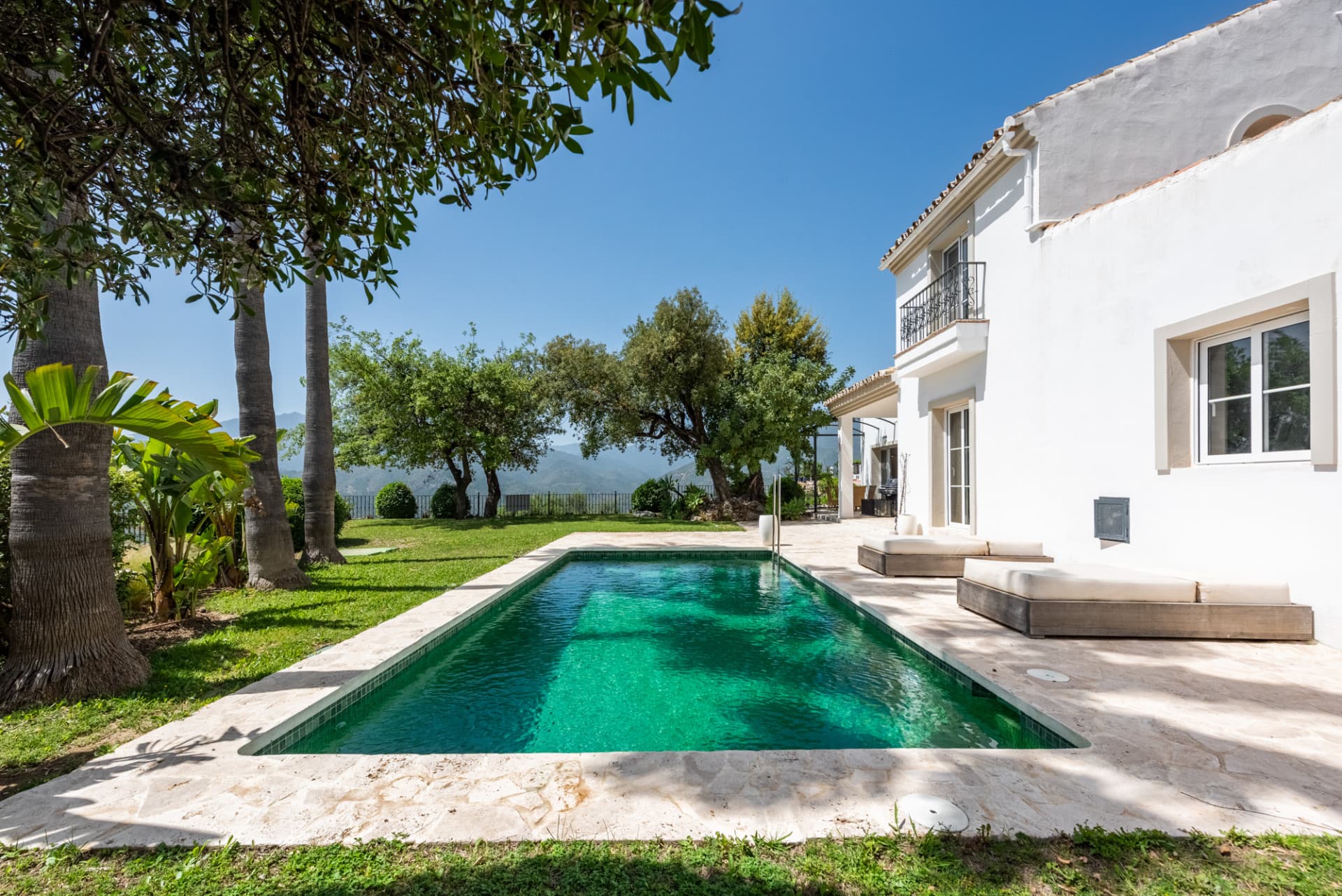 Charming Villa with Panoramic Views in Sierra Blanca Country Club, Istán