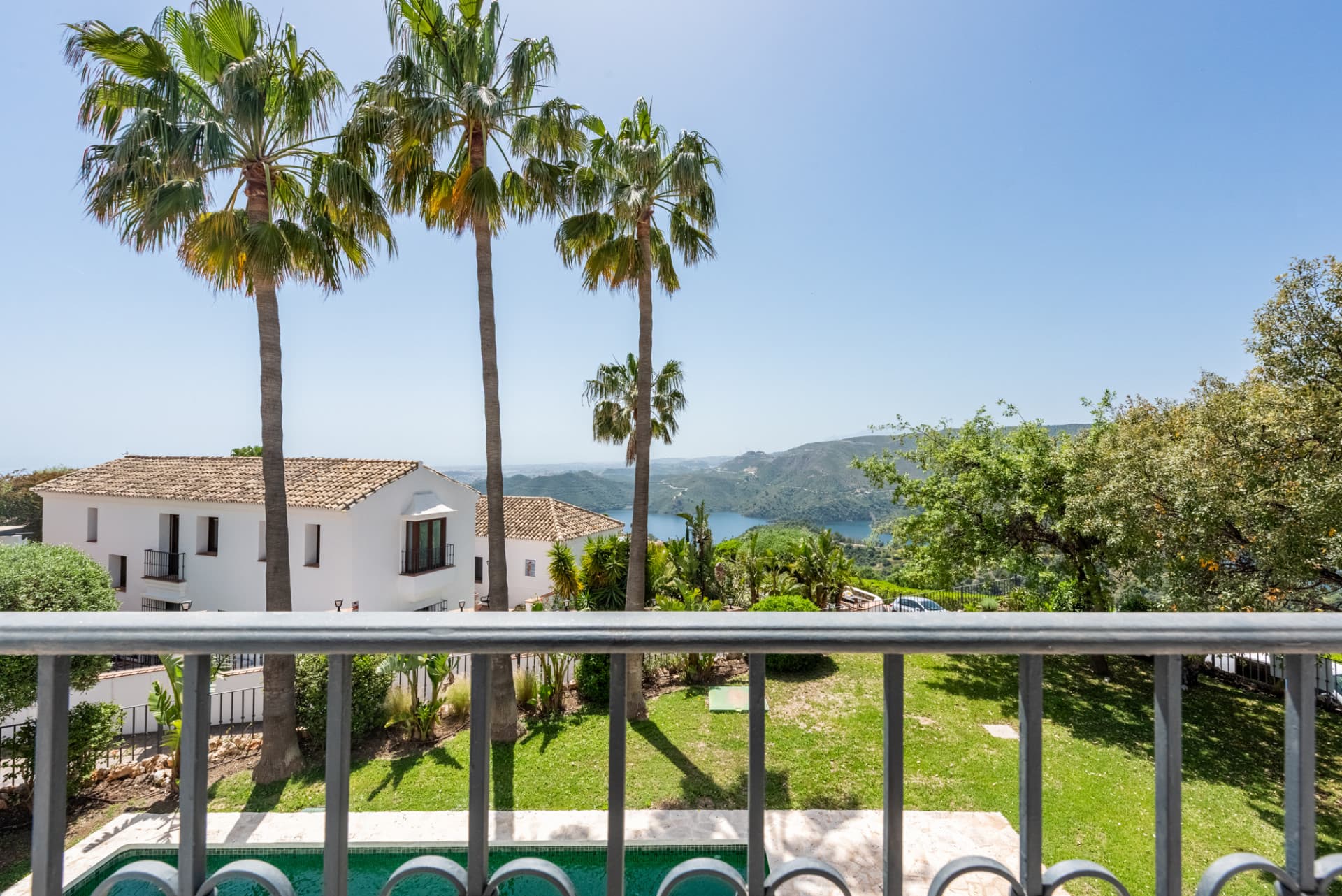 Charming Villa with Panoramic Views in Sierra Blanca Country Club, Istán