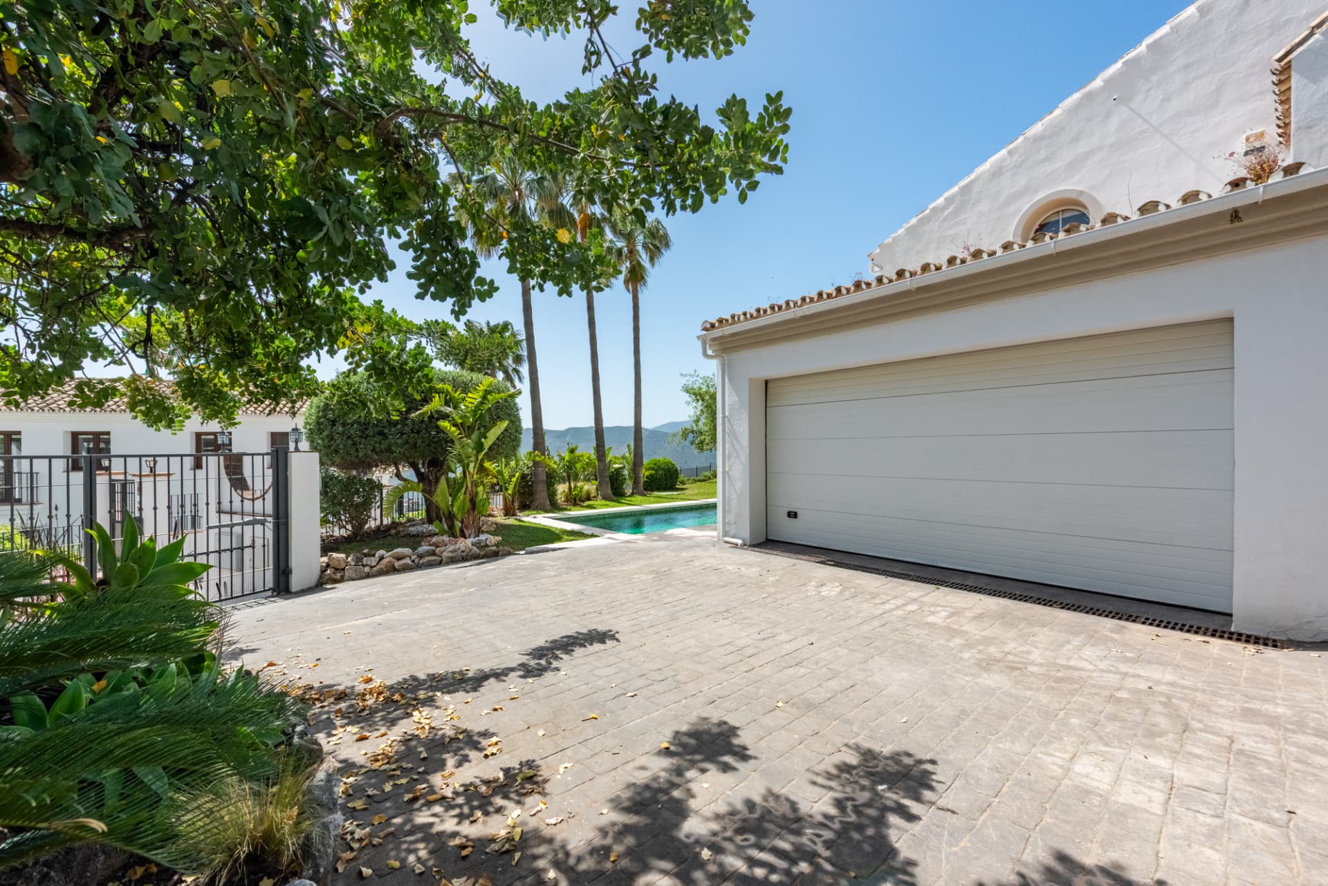 Charming Villa with Panoramic Views in Sierra Blanca Country Club, Istán