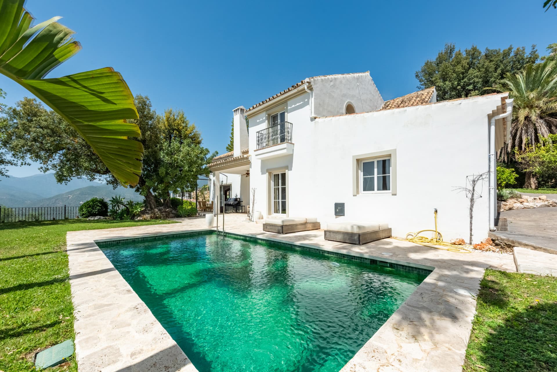Charming Villa with Panoramic Views in Sierra Blanca Country Club, Istán
