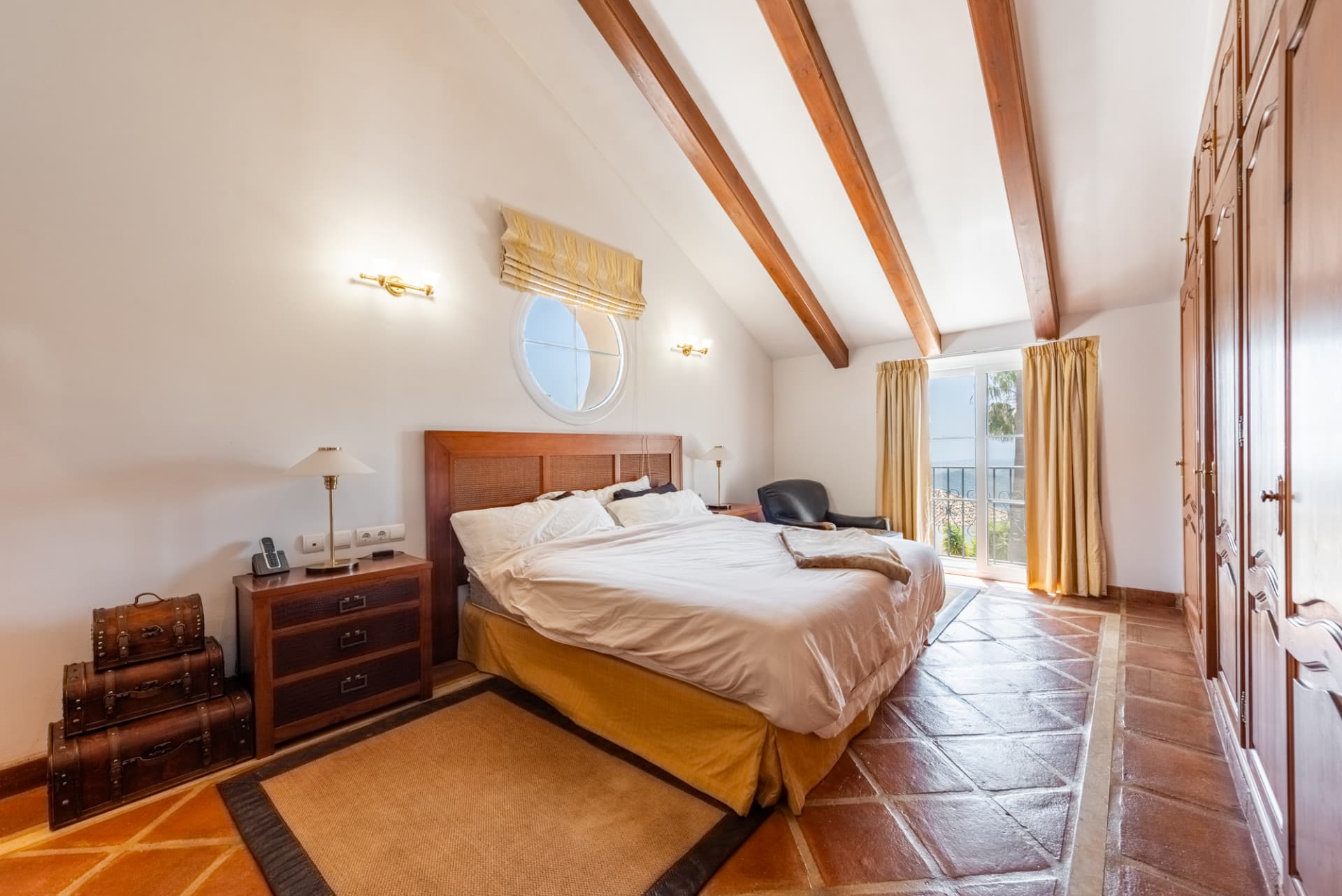 Charming Villa with Panoramic Views in Sierra Blanca Country Club, Istán