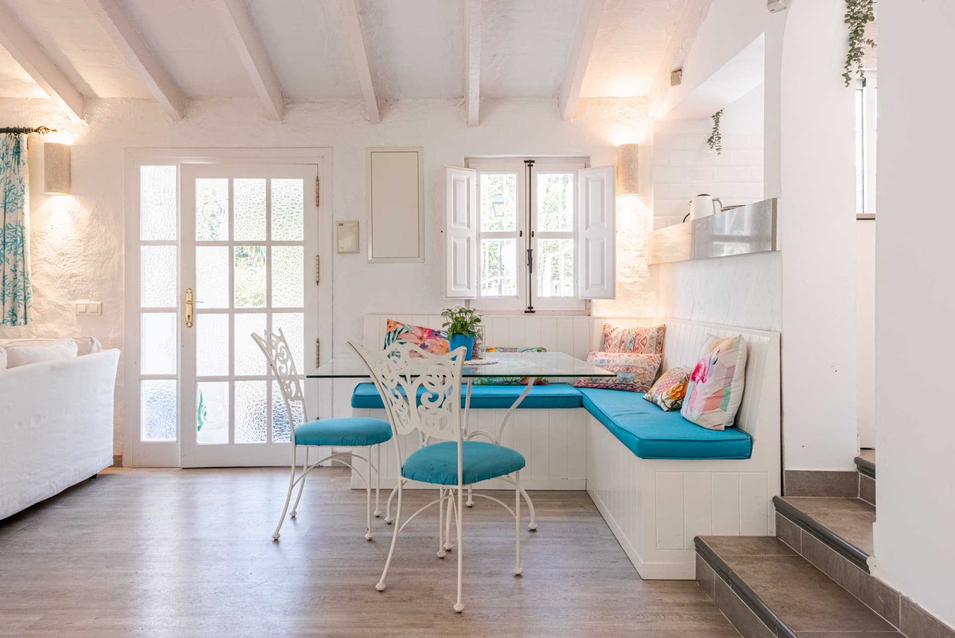 Charming Cottage-Style Villa in the Hills of Benahavís – Excellent Value
