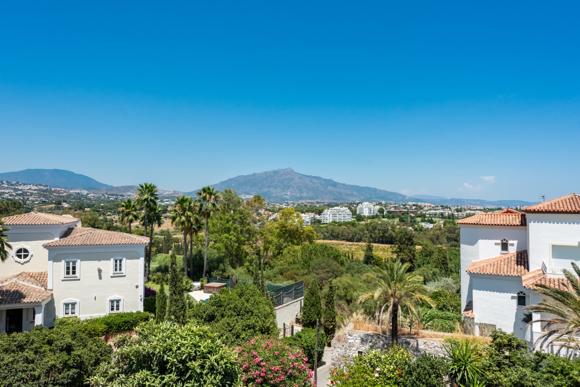 Panoramic Sea View Villa for Sale Next to Atalaya Golf – GREAT OPPORTUNITY