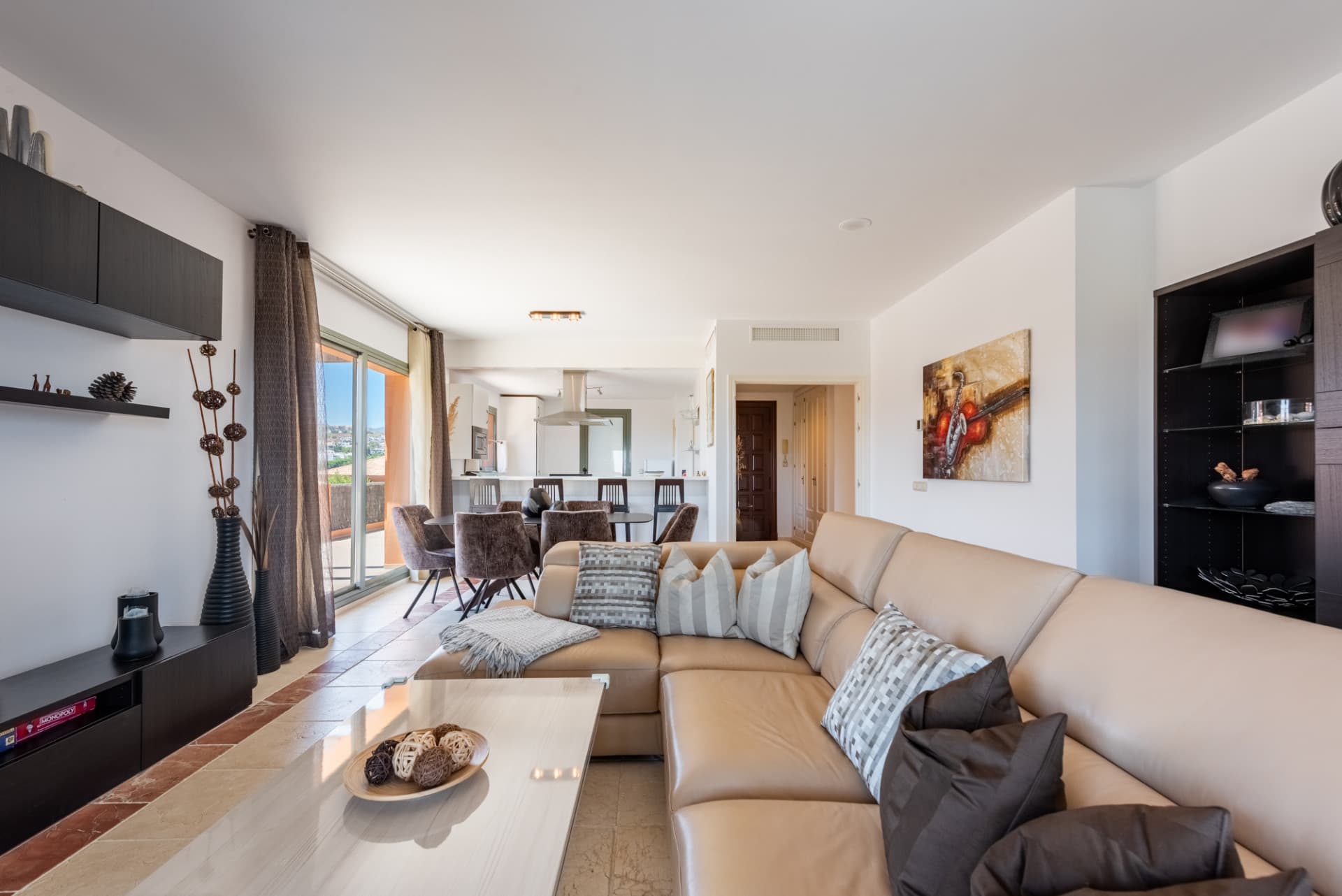 Single-Level Luxury Penthouse with Unrivalled Panoramic Sea and Coastline Views