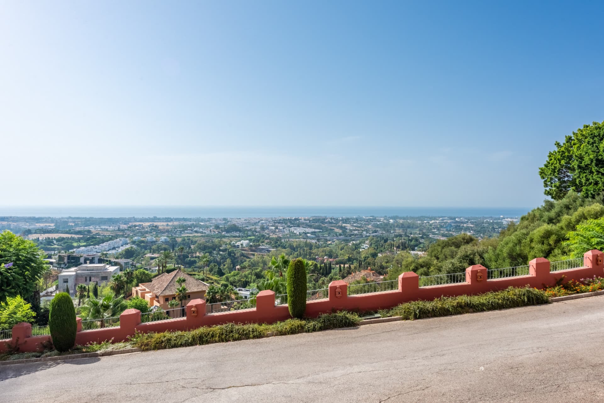 Panoramic Sea Views & Outstanding Potential – Spacious Monte Halcones Apartment Priced to Sell