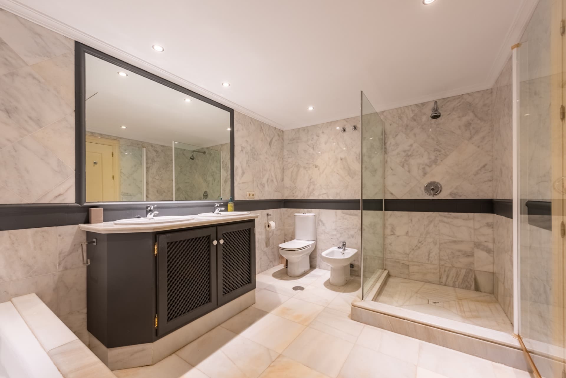 Panoramic Sea Views & Outstanding Potential – Spacious Monte Halcones Apartment Priced to Sell