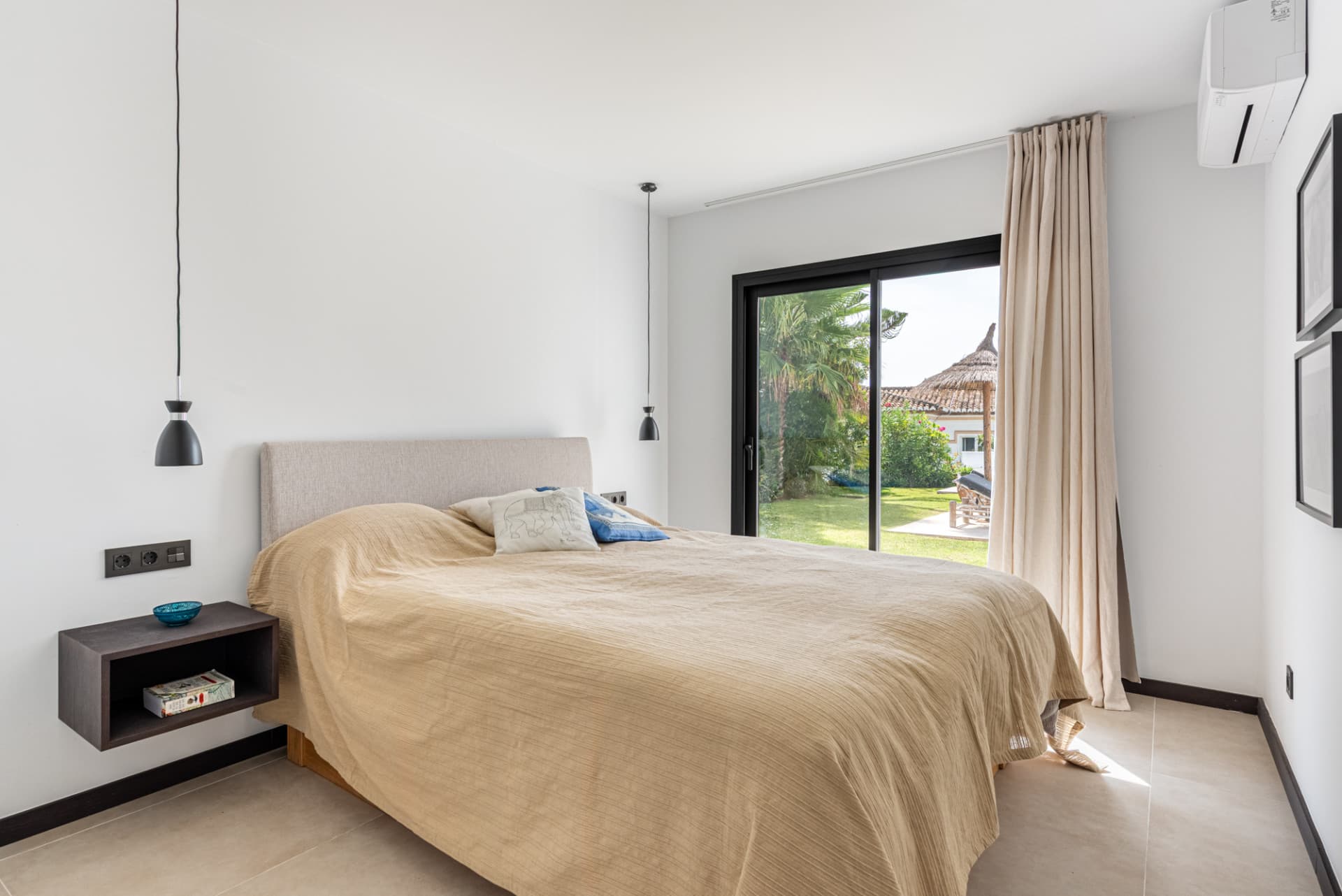 Stylish Renovated Villa with Contemporary Design in the Heart of Elviria
