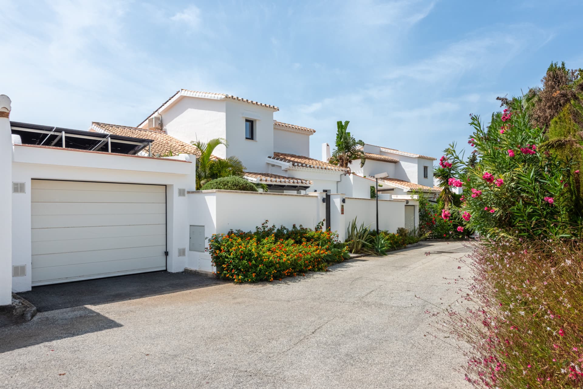 Stylish Renovated Villa with Contemporary Design in the Heart of Elviria