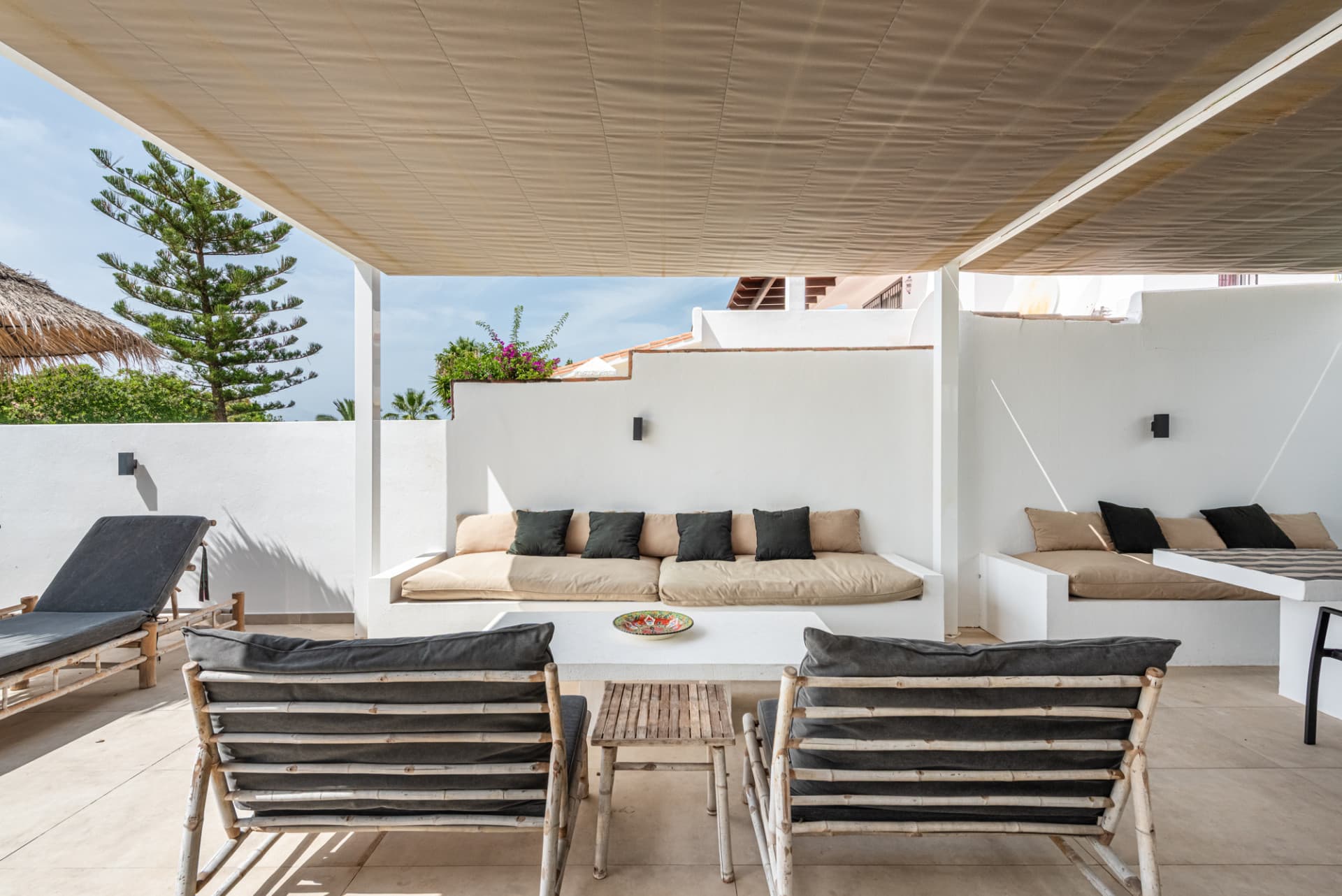 Stylish Renovated Villa with Contemporary Design in the Heart of Elviria