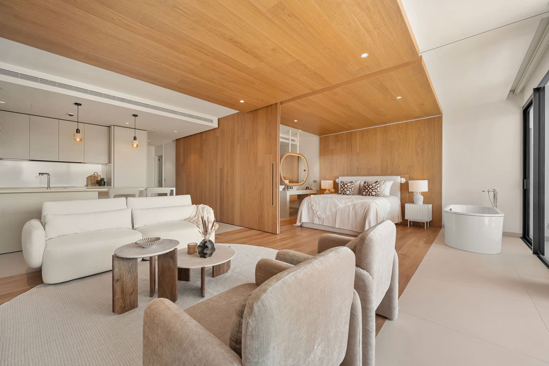 Upplev denna fina lyxlägenhet som ligger inom den prestigefyllda Higuerón Resort.