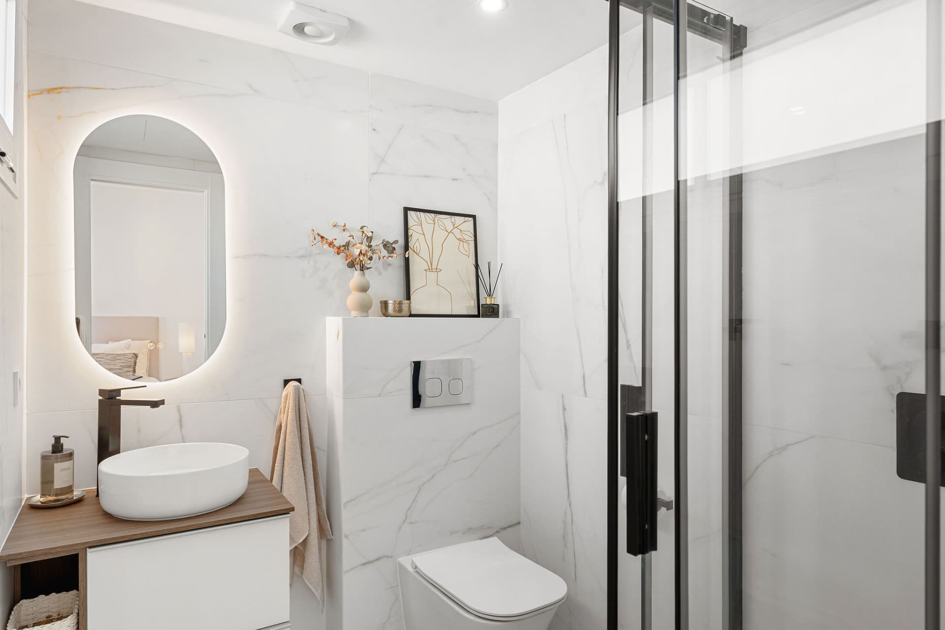 Welcome to this exceptional townhouse where contemporary luxury meets comfort and effortless lifestyle!