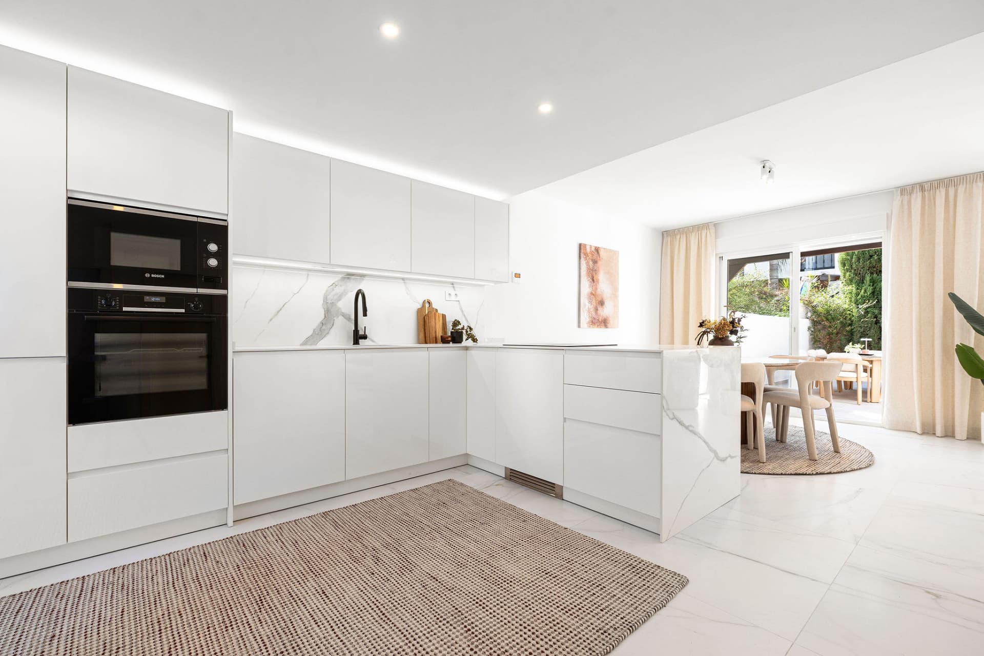 Welcome to this exceptional townhouse where contemporary luxury meets comfort and effortless lifestyle!