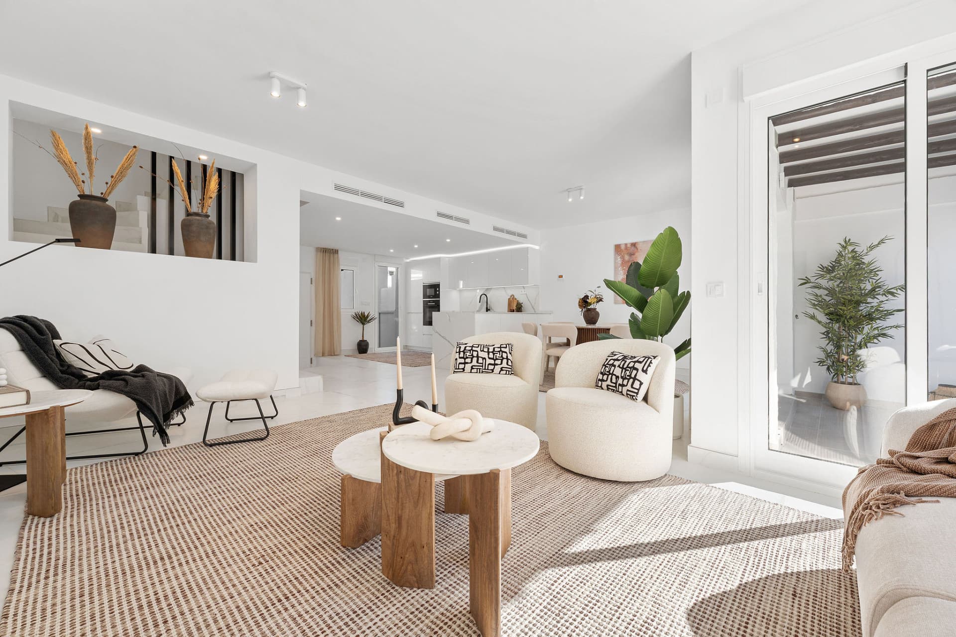 Welcome to this exceptional townhouse where contemporary luxury meets comfort and effortless lifestyle!