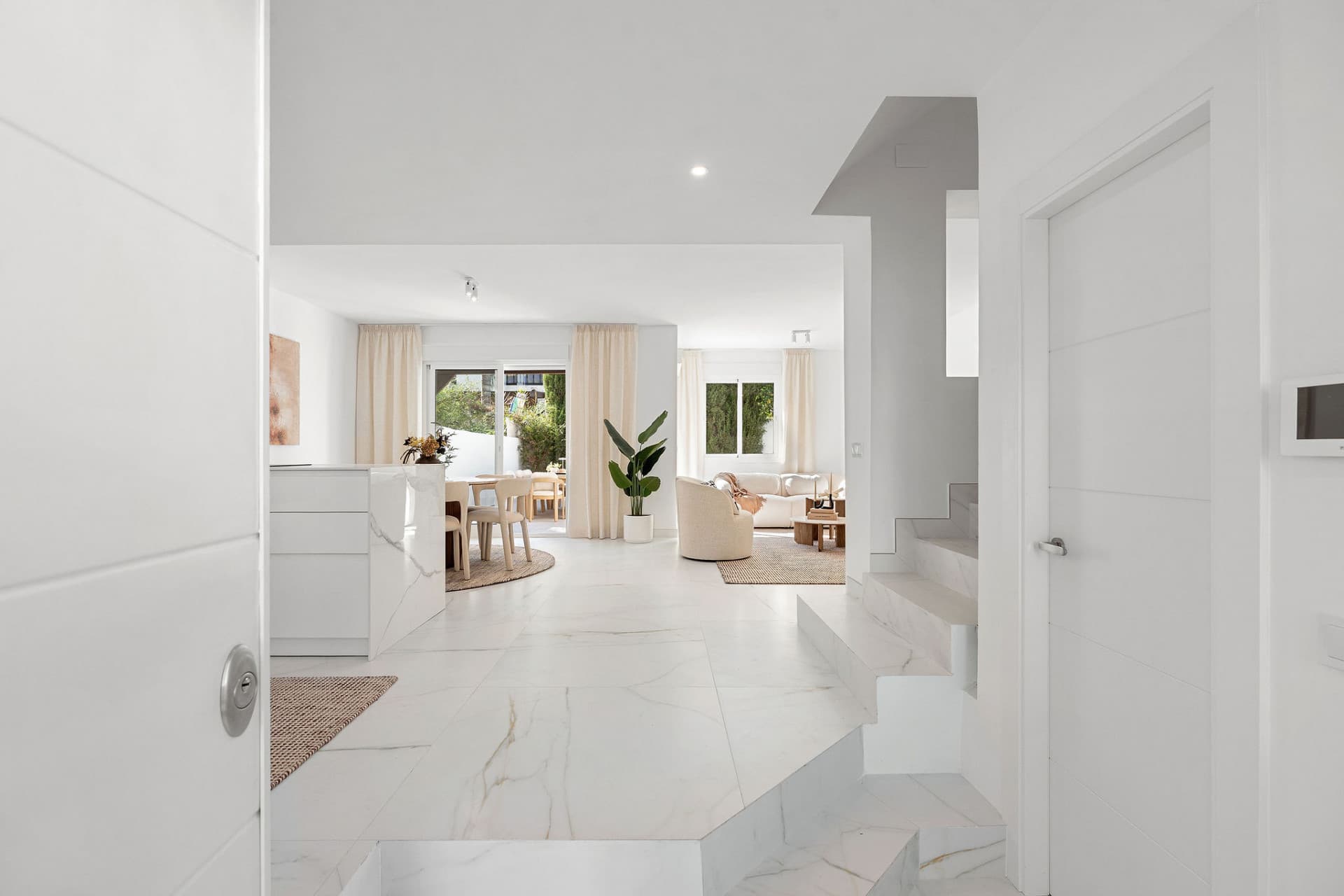 Welcome to this exceptional townhouse where contemporary luxury meets comfort and effortless lifestyle!