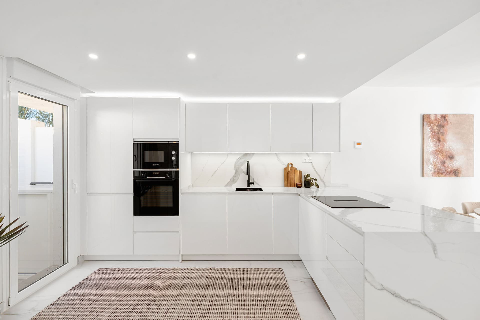 Welcome to this exceptional townhouse where contemporary luxury meets comfort and effortless lifestyle!