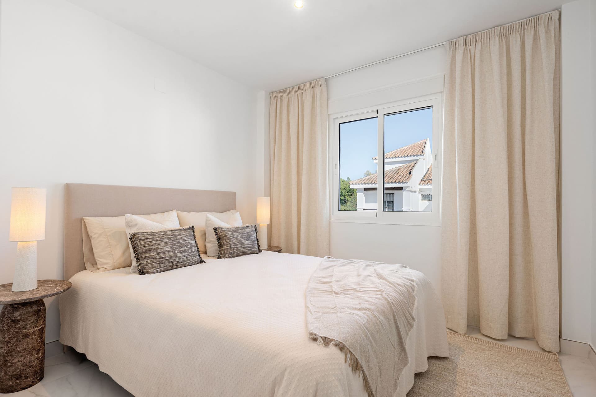 Welcome to this exceptional townhouse where contemporary luxury meets comfort and effortless lifestyle!