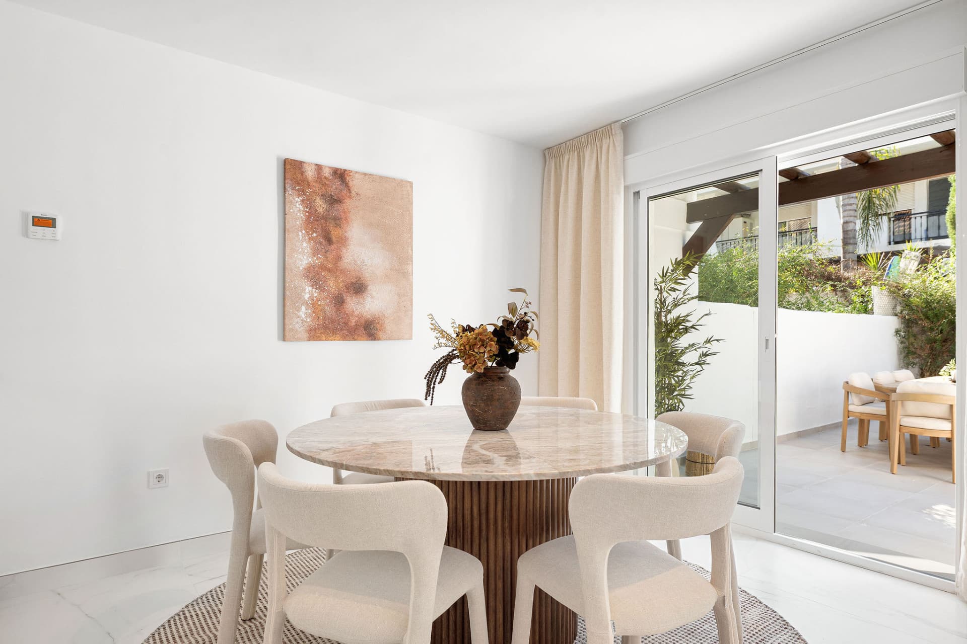 Welcome to this exceptional townhouse where contemporary luxury meets comfort and effortless lifestyle!