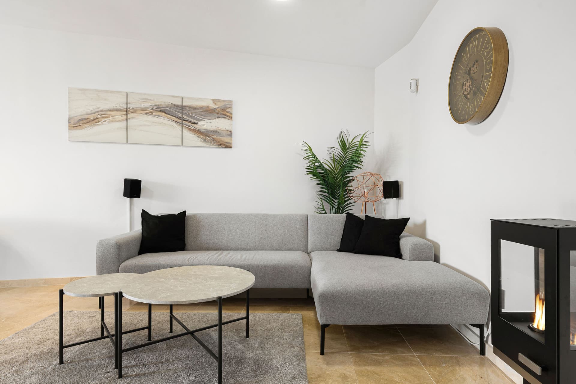 Welcome to this apartment in Torreblanca - situated just 200 meters from the beach!
