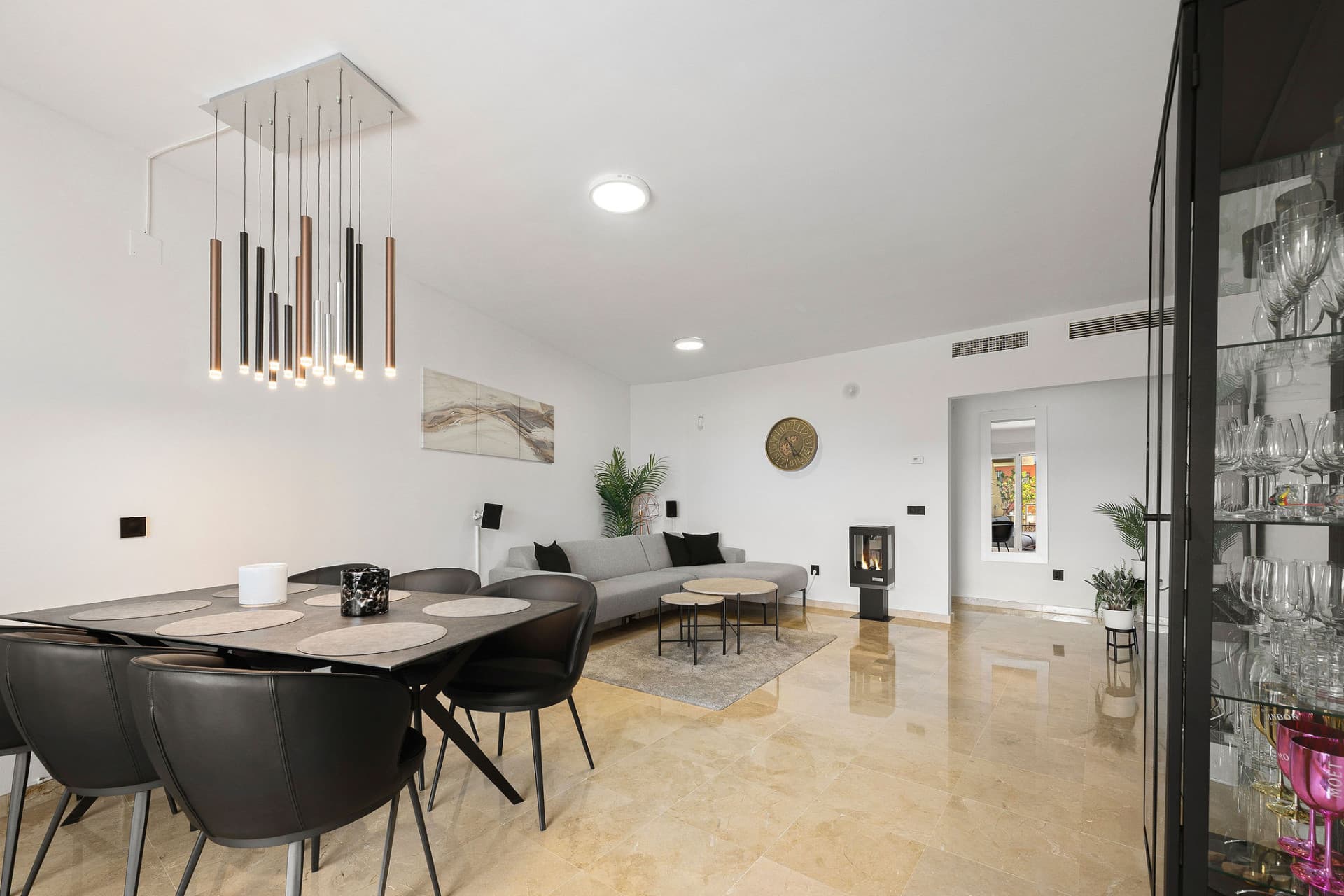 Welcome to this apartment in Torreblanca - situated just 200 meters from the beach!
