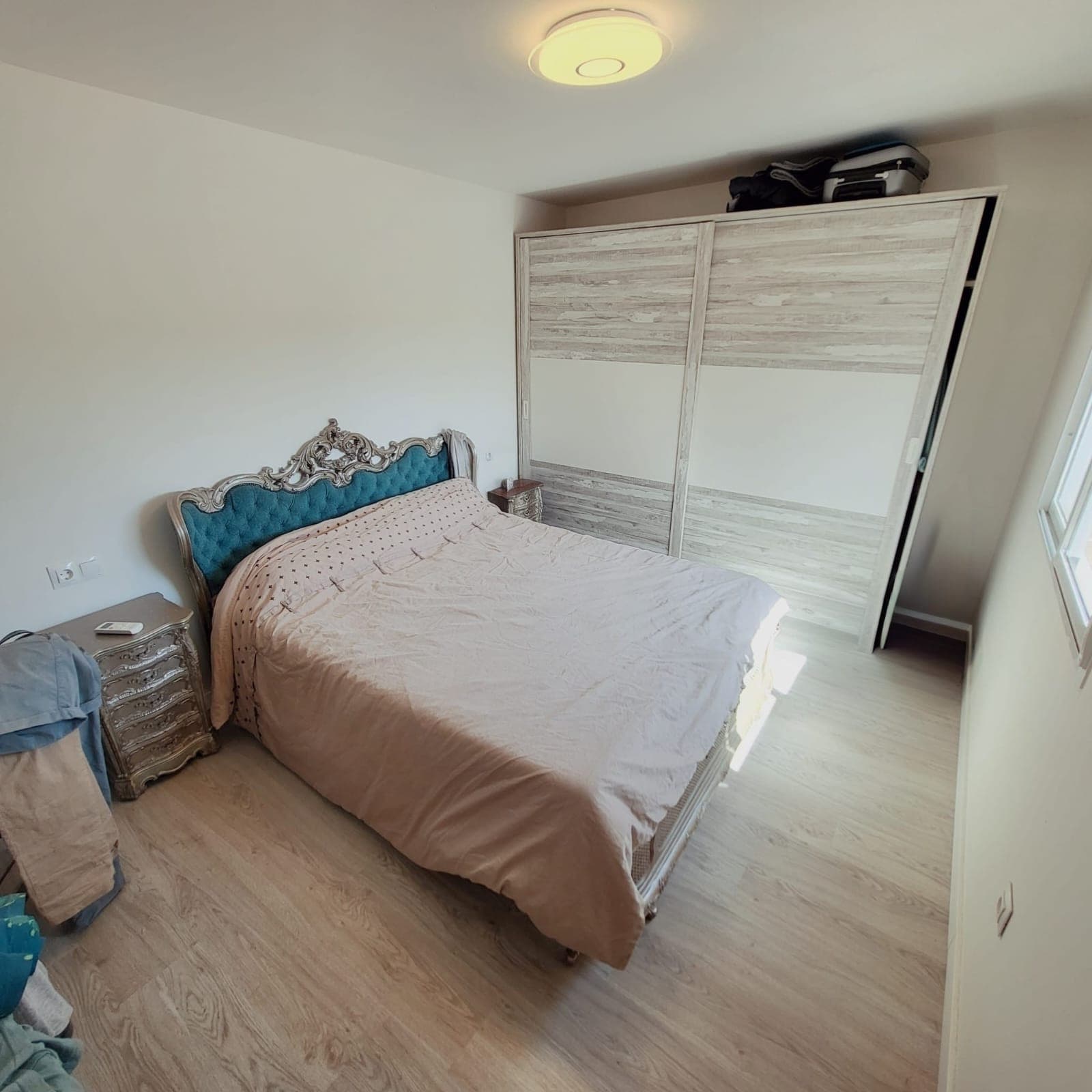 Villa with two separate flats, a large plot and a private swimming pool in Valle Romano, Estepona West