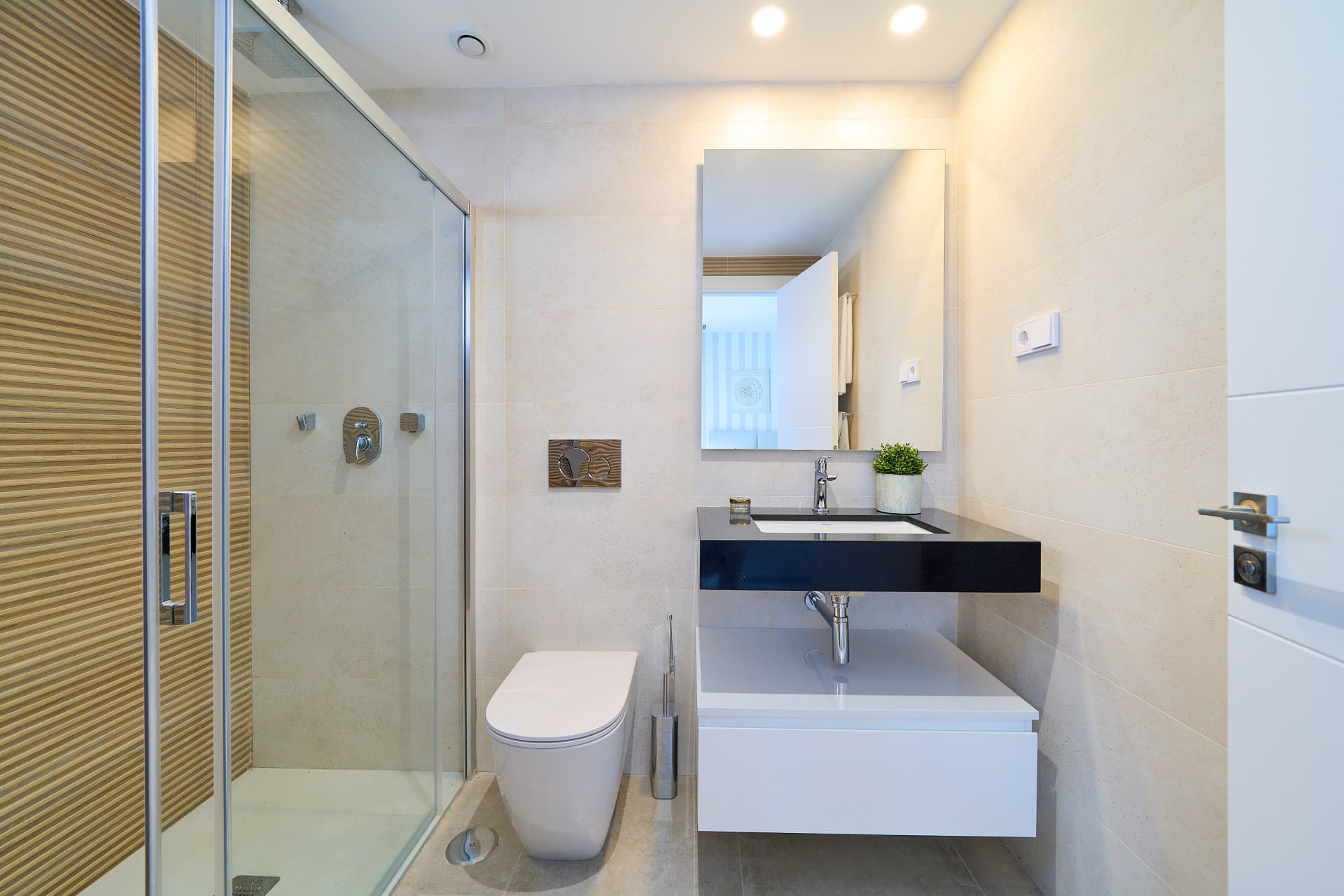 Apartamento de 2 dormitorios, listo para entrar y totalmente amueblado, en un proyecto nuevo en una ubicación privilegiada justo al lado de Marbella