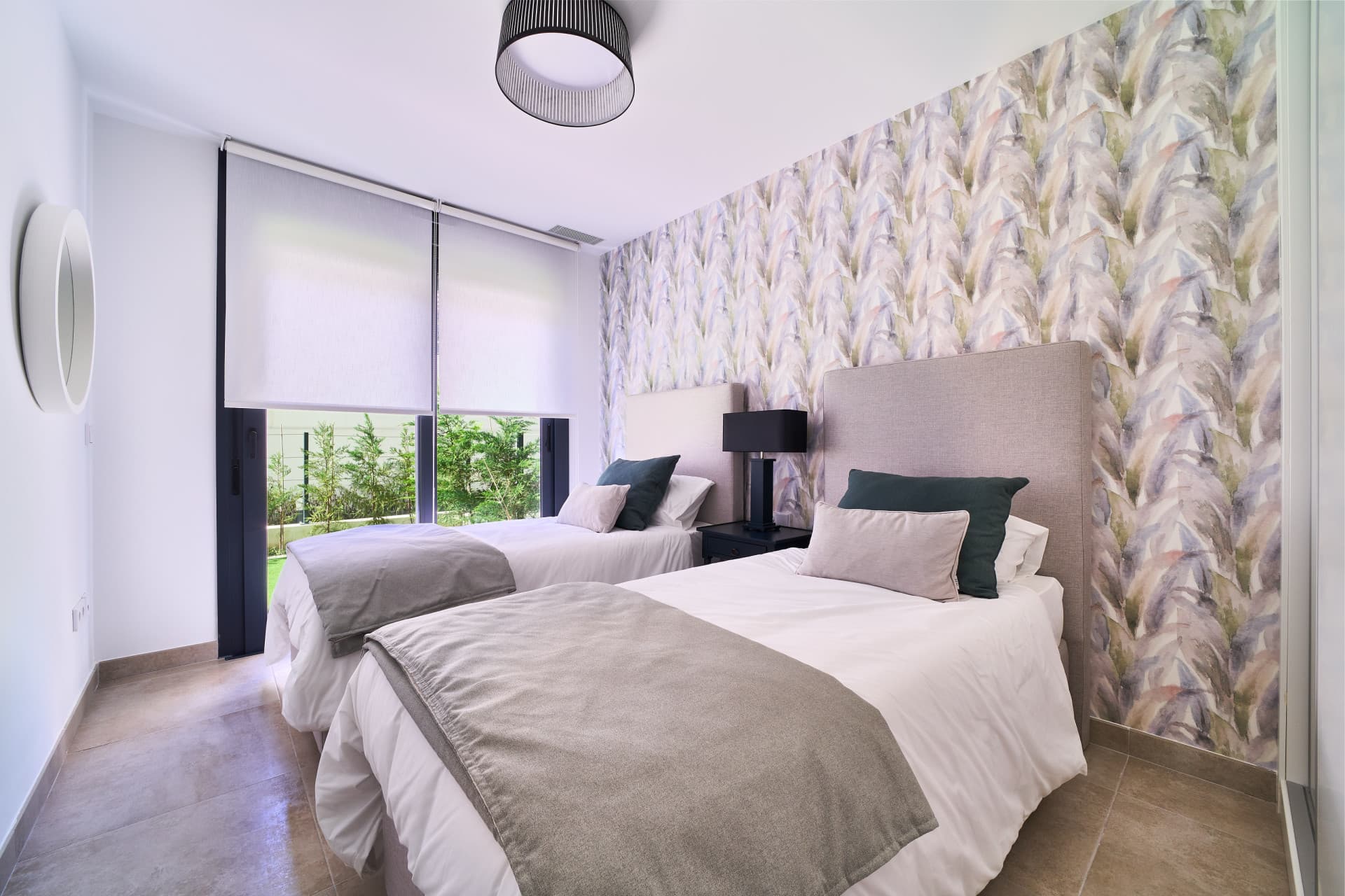 Apartamento de 2 dormitorios, listo para entrar y totalmente amueblado, en un proyecto nuevo en una ubicación privilegiada justo al lado de Marbella