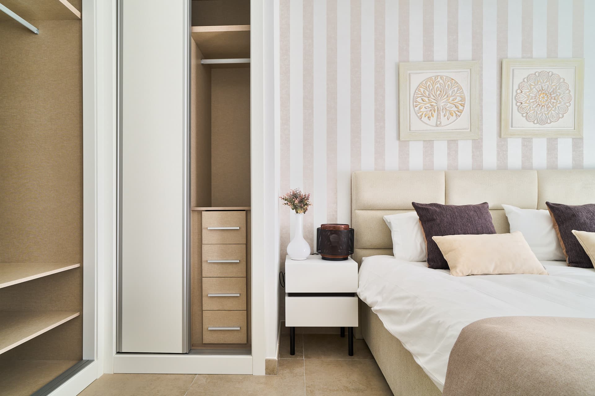 Apartamento de 2 dormitorios, listo para entrar y totalmente amueblado, en un proyecto nuevo en una ubicación privilegiada justo al lado de Marbella