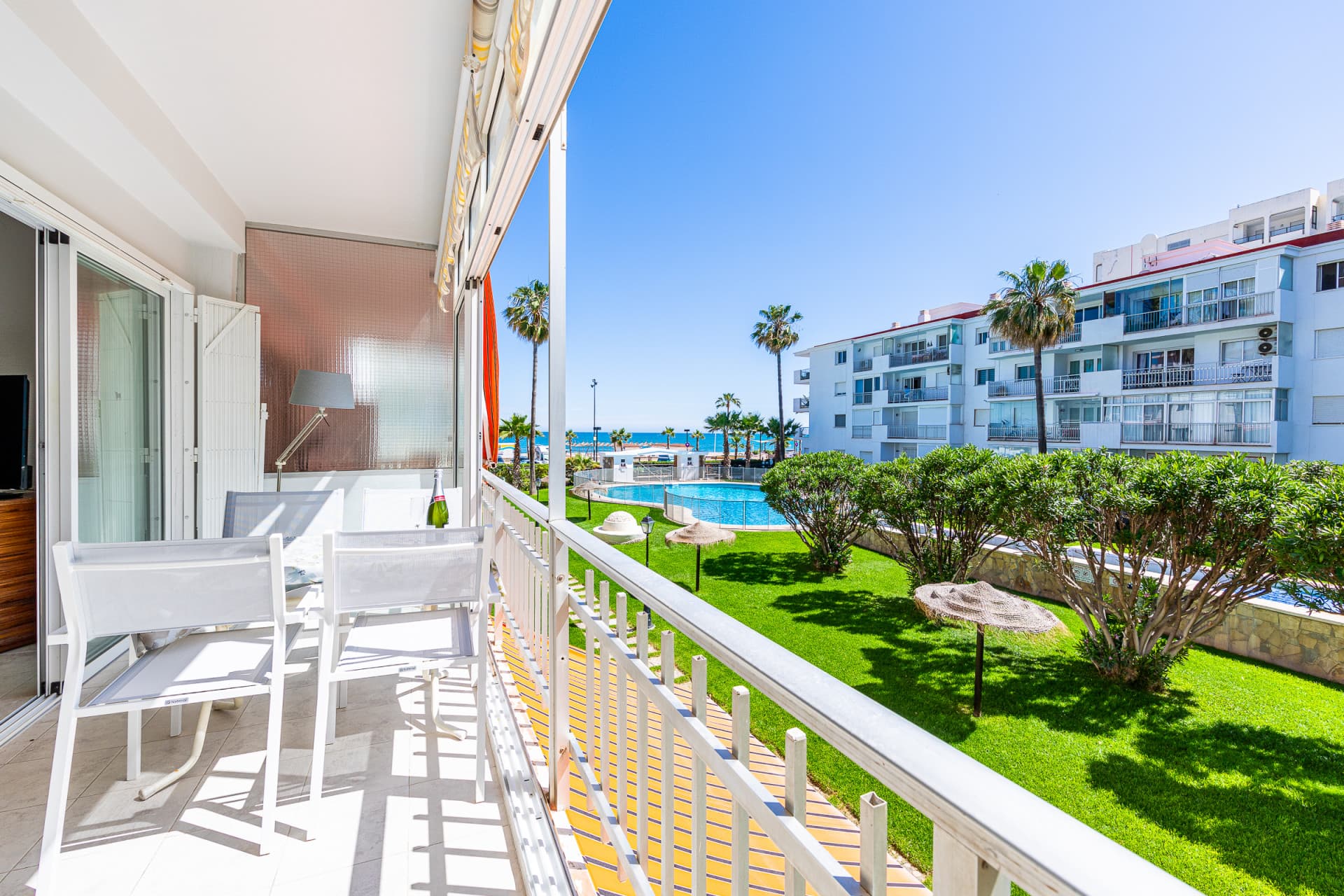 Apartamento en Primera Línea de Playa - Fuengirola