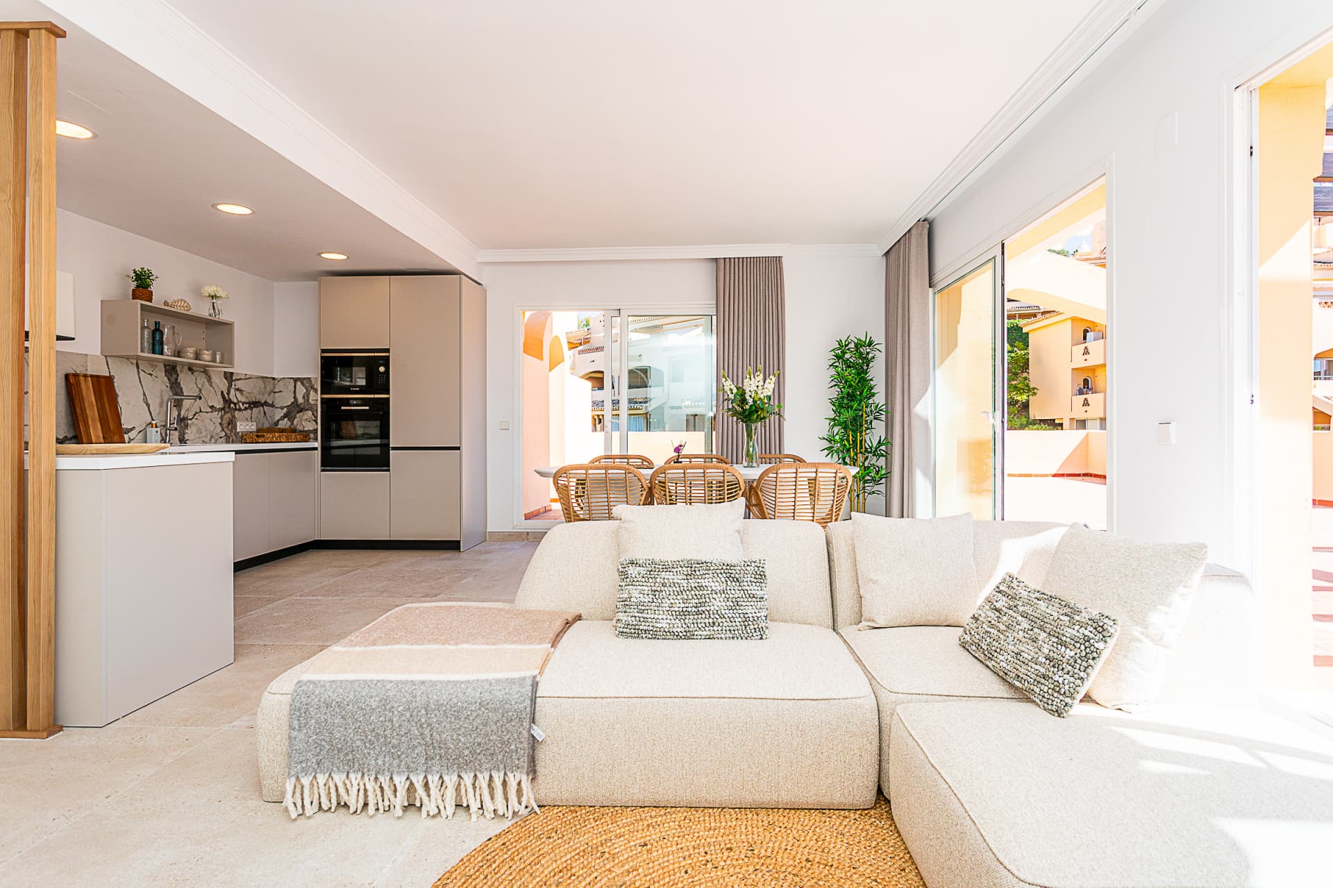 Luxurious, Fully Refurbished Penthouse in Santa María Village, Elviria Exceptional Value: Recently reduced from €745,000!