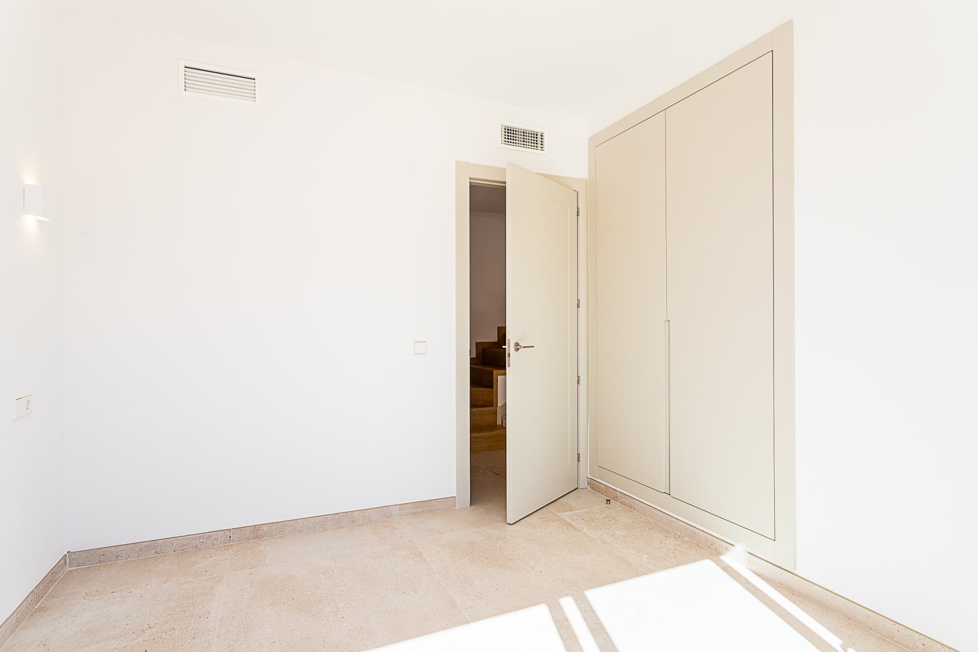 Luxurious, Fully Refurbished Penthouse in Santa María Village, Elviria Exceptional Value: Recently reduced from €745,000!