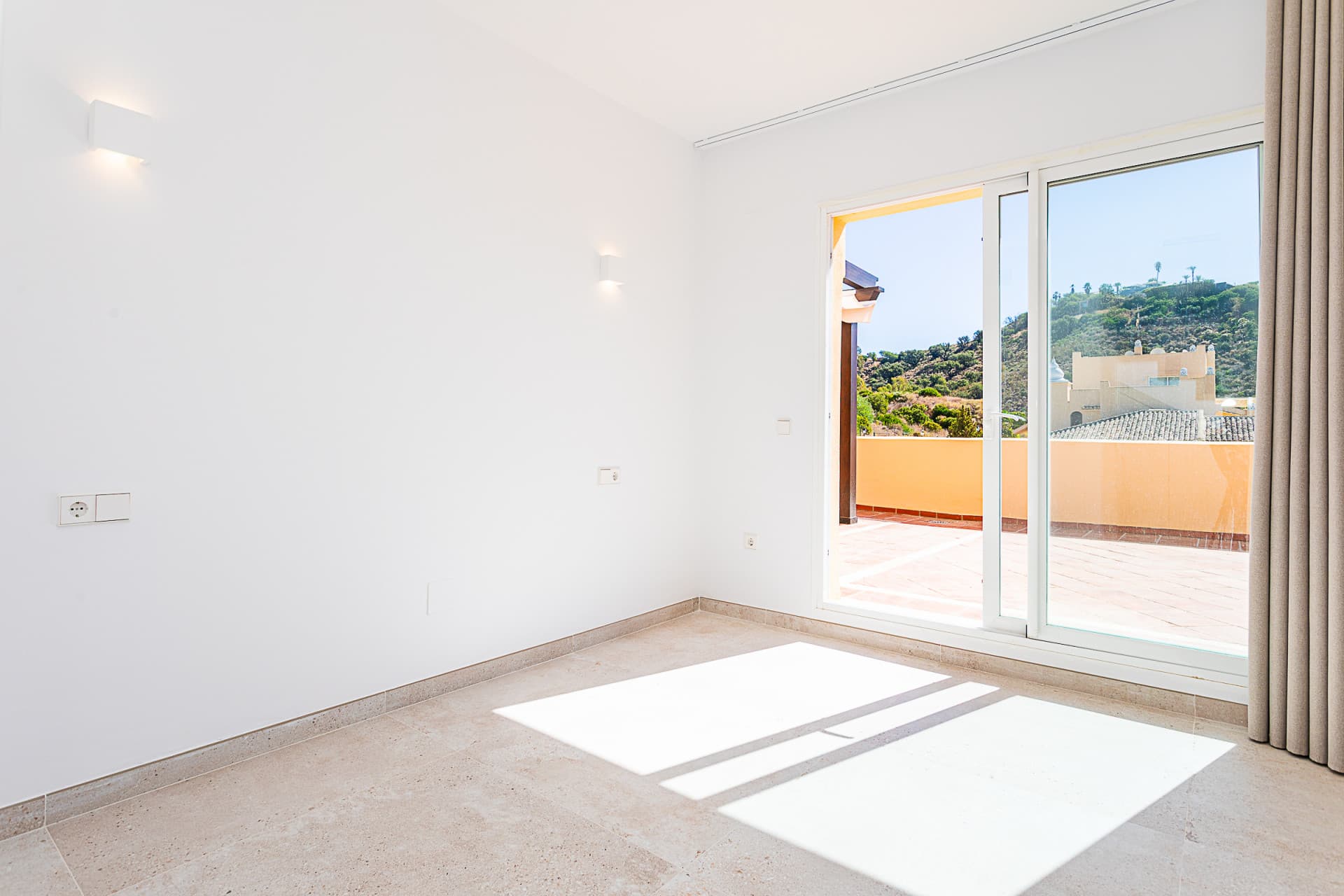 Luxurious, Fully Refurbished Penthouse in Santa María Village, Elviria Exceptional Value: Recently reduced from €745,000!