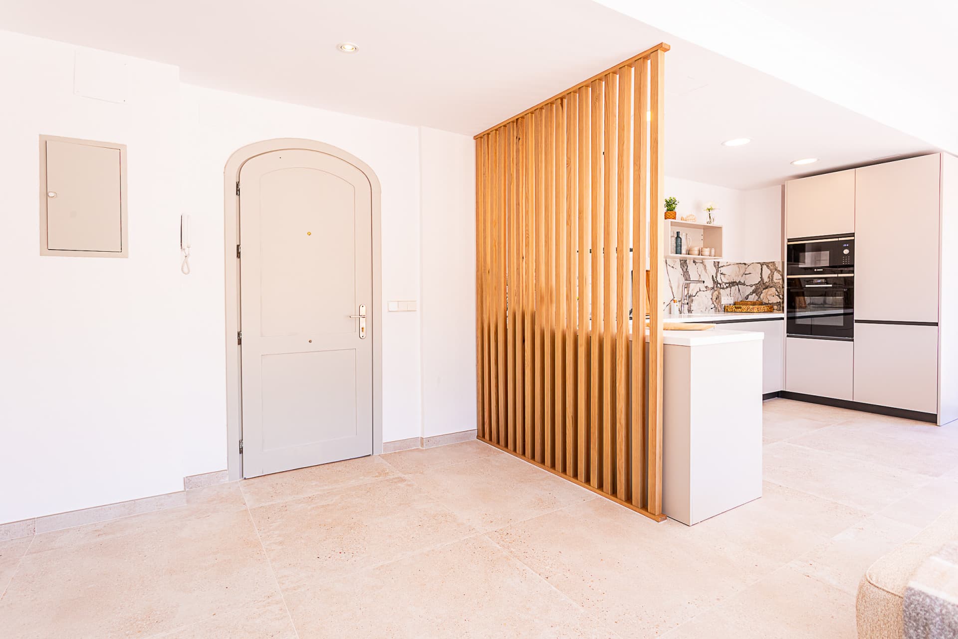 Luxurious, Fully Refurbished Penthouse in Santa María Village, Elviria Exceptional Value: Recently reduced from €745,000!