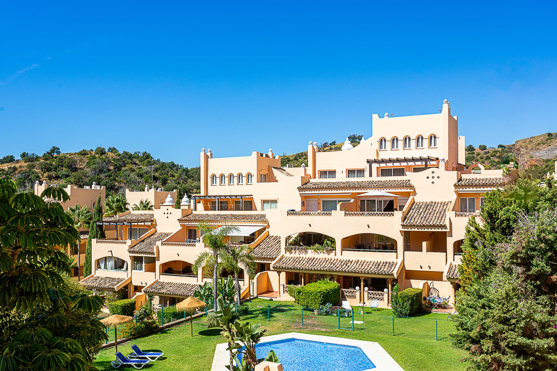 Luxurious, Fully Refurbished Penthouse in Santa María Village, Elviria Exceptional Value: Recently reduced from €745,000!