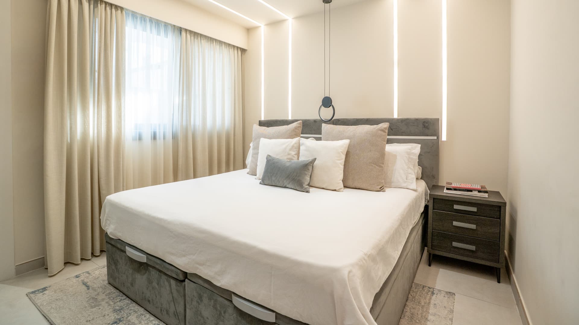 Exquisite Luxury Apartment with Expansive Terrace and Smart Home Features