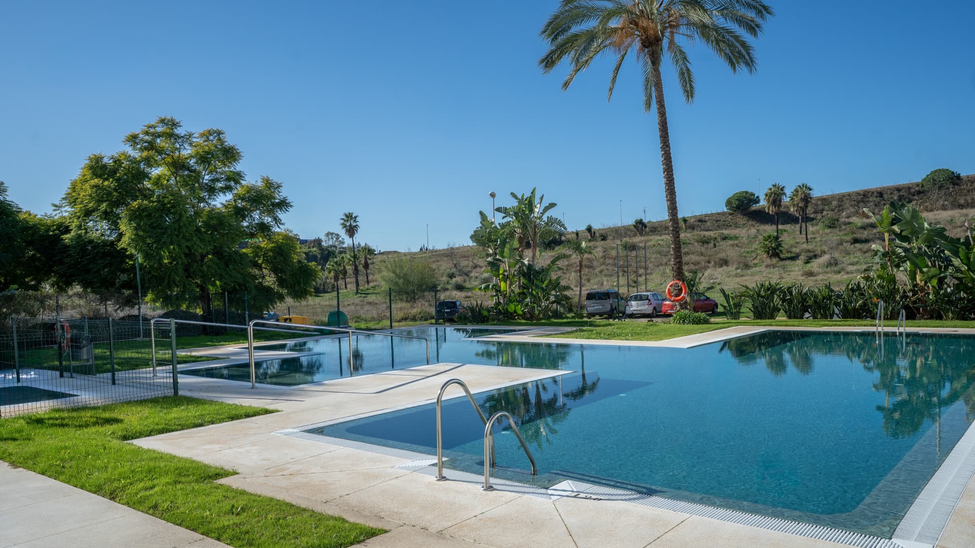 Exquisite Luxury Apartment with Expansive Terrace and Smart Home Features