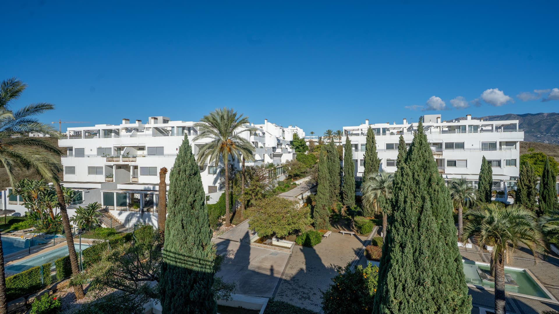 Exquisite Luxury Apartment with Expansive Terrace and Smart Home Features