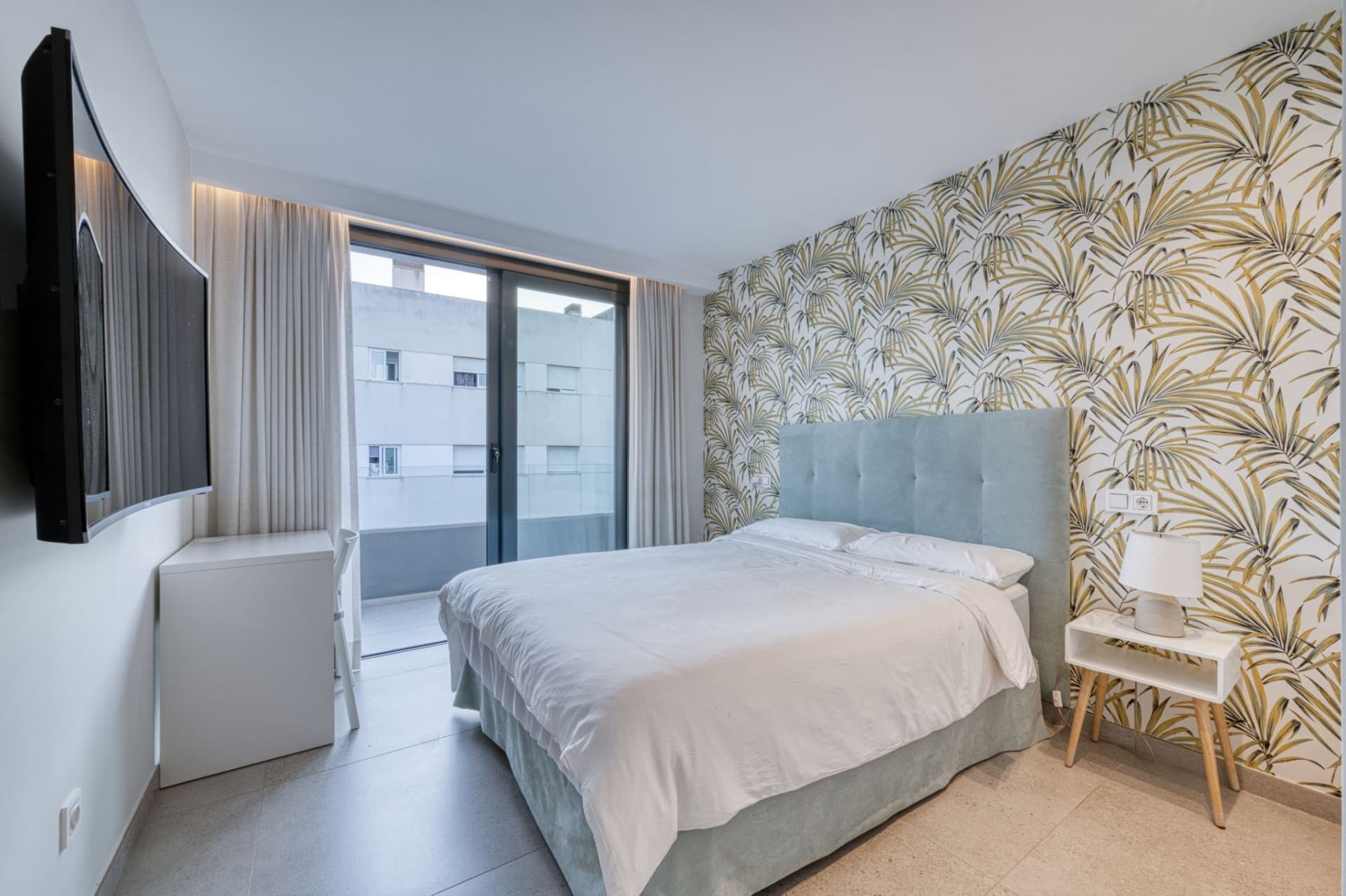 "FURNISHED" 4 BEDROOM PENTHOUSE WITH SOLARIUM IN THE CENTER OF SAN PEDRO DE ALCÁNTARA